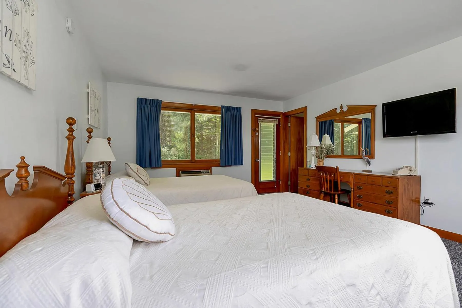 Bed in Towne Lyne Motel