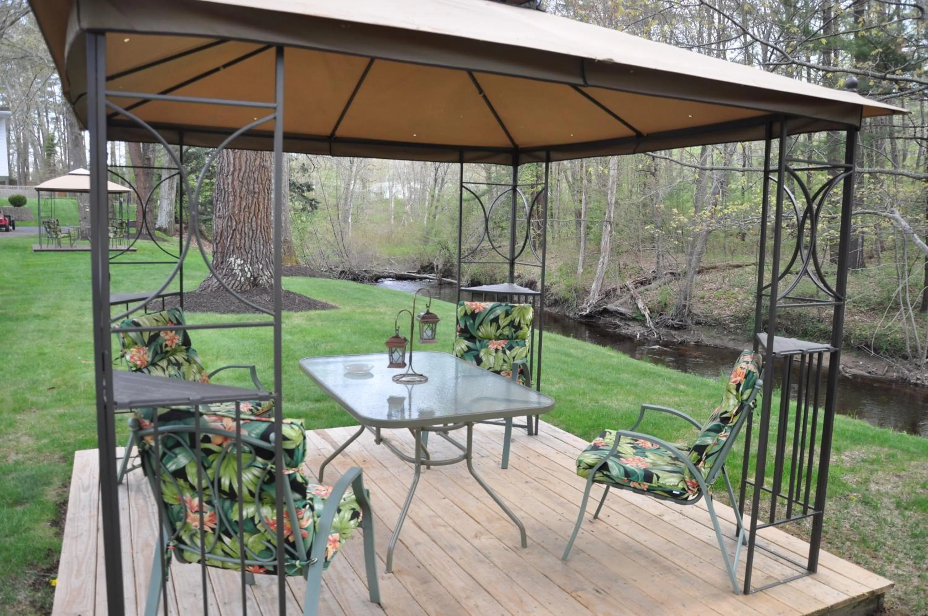 Patio in Towne Lyne Motel