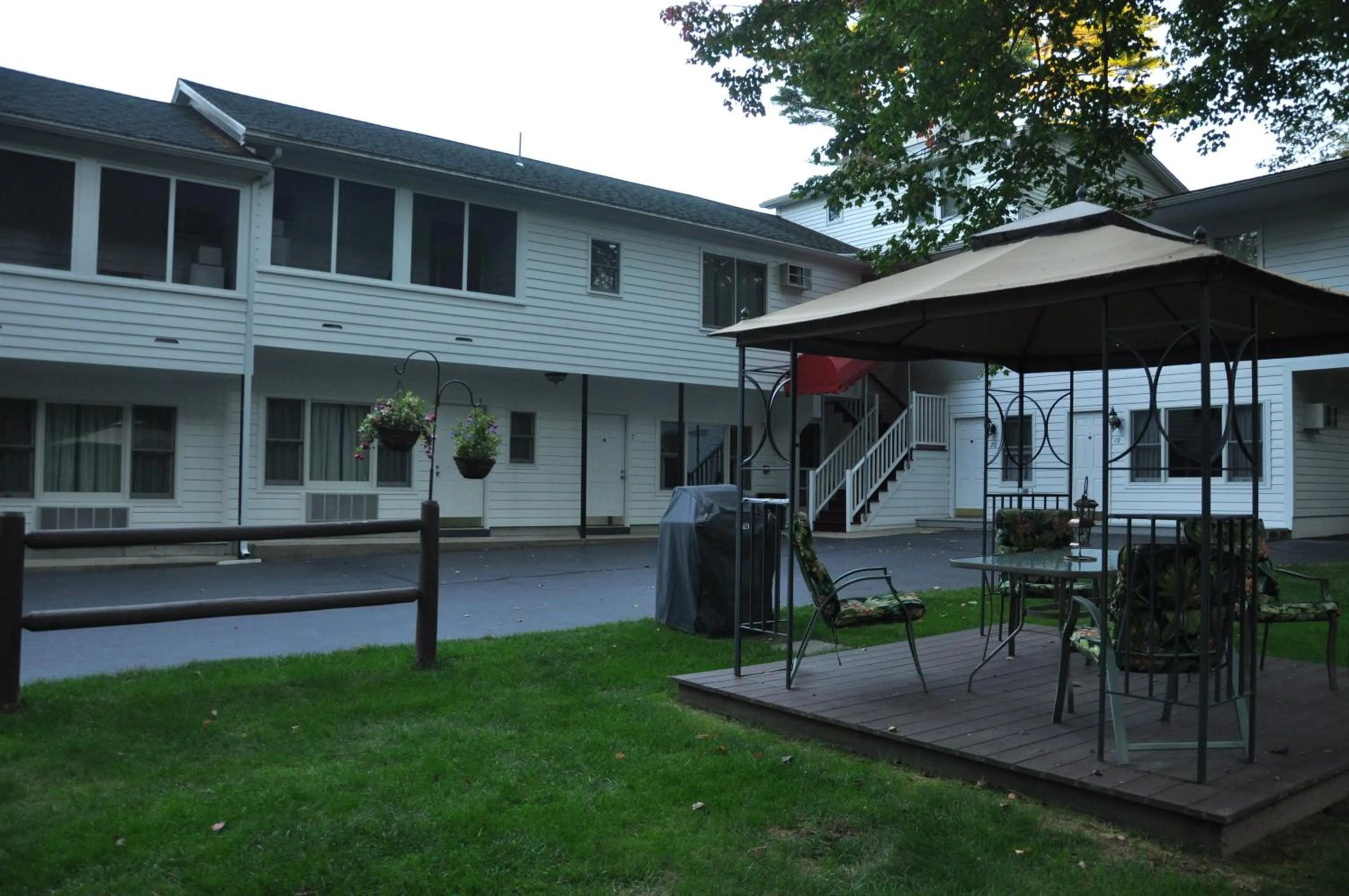 Property building in Towne Lyne Motel