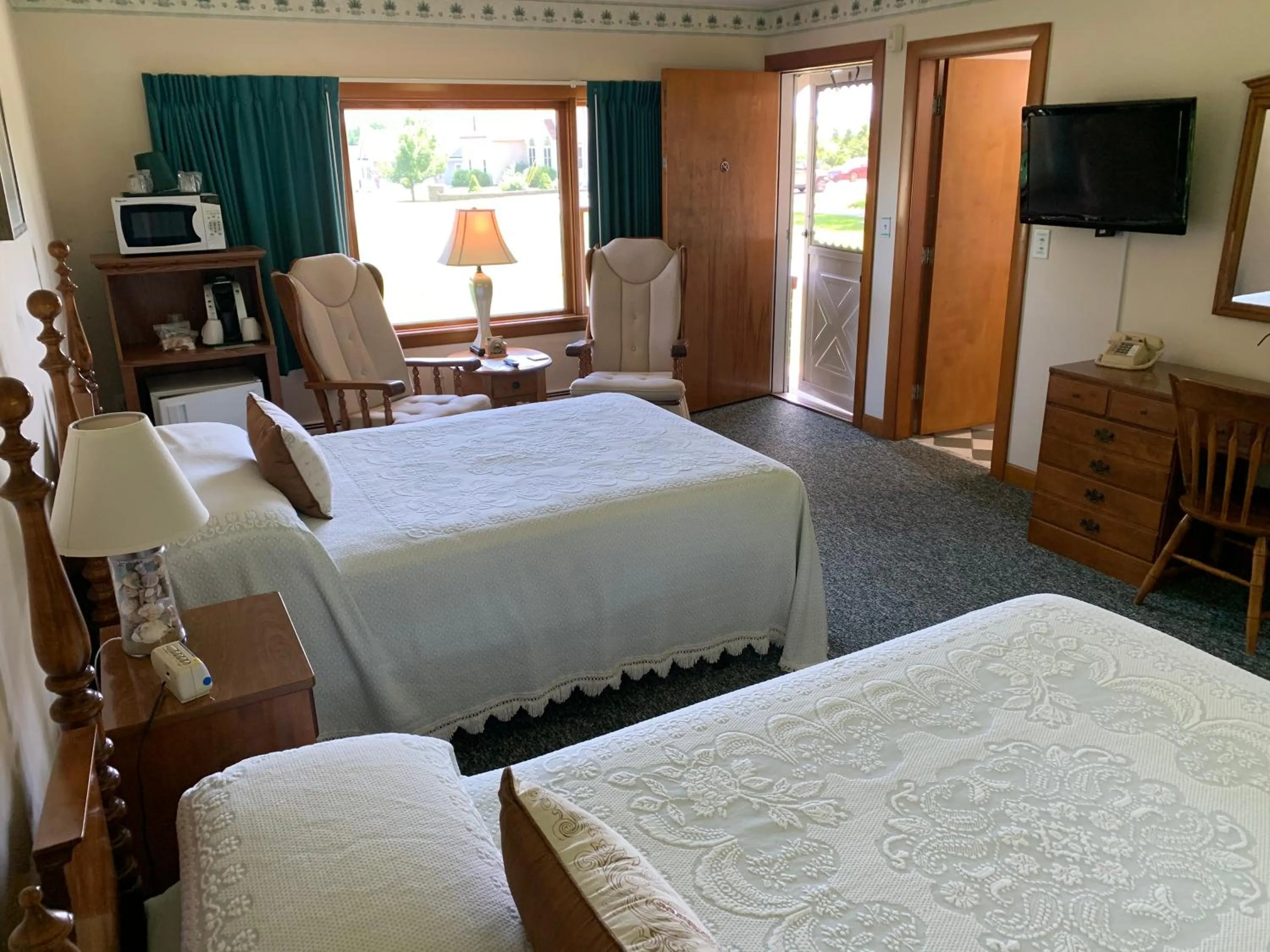 Bed in Towne Lyne Motel