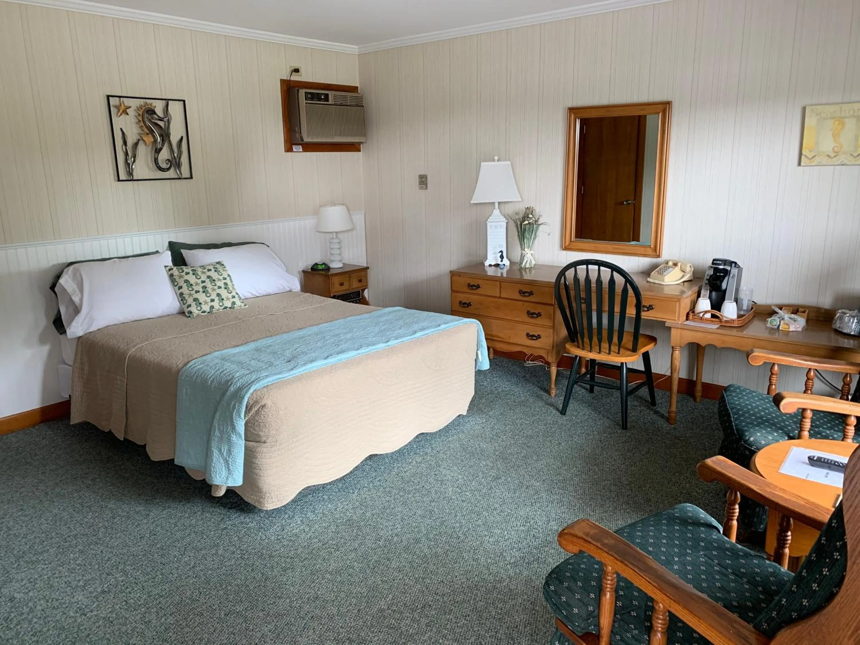 Bed in Towne Lyne Motel