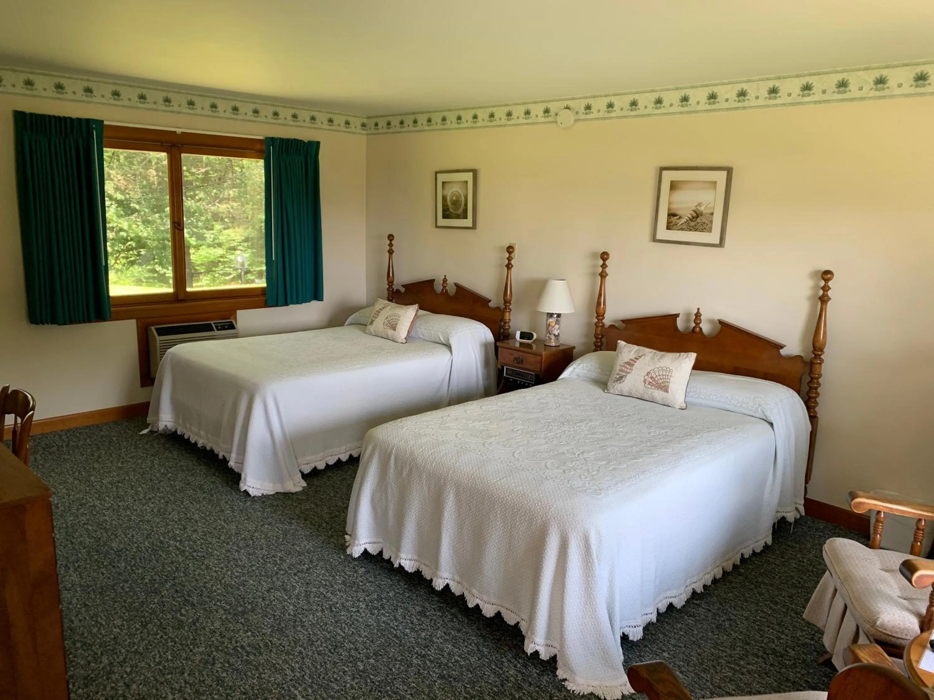 Bed in Towne Lyne Motel