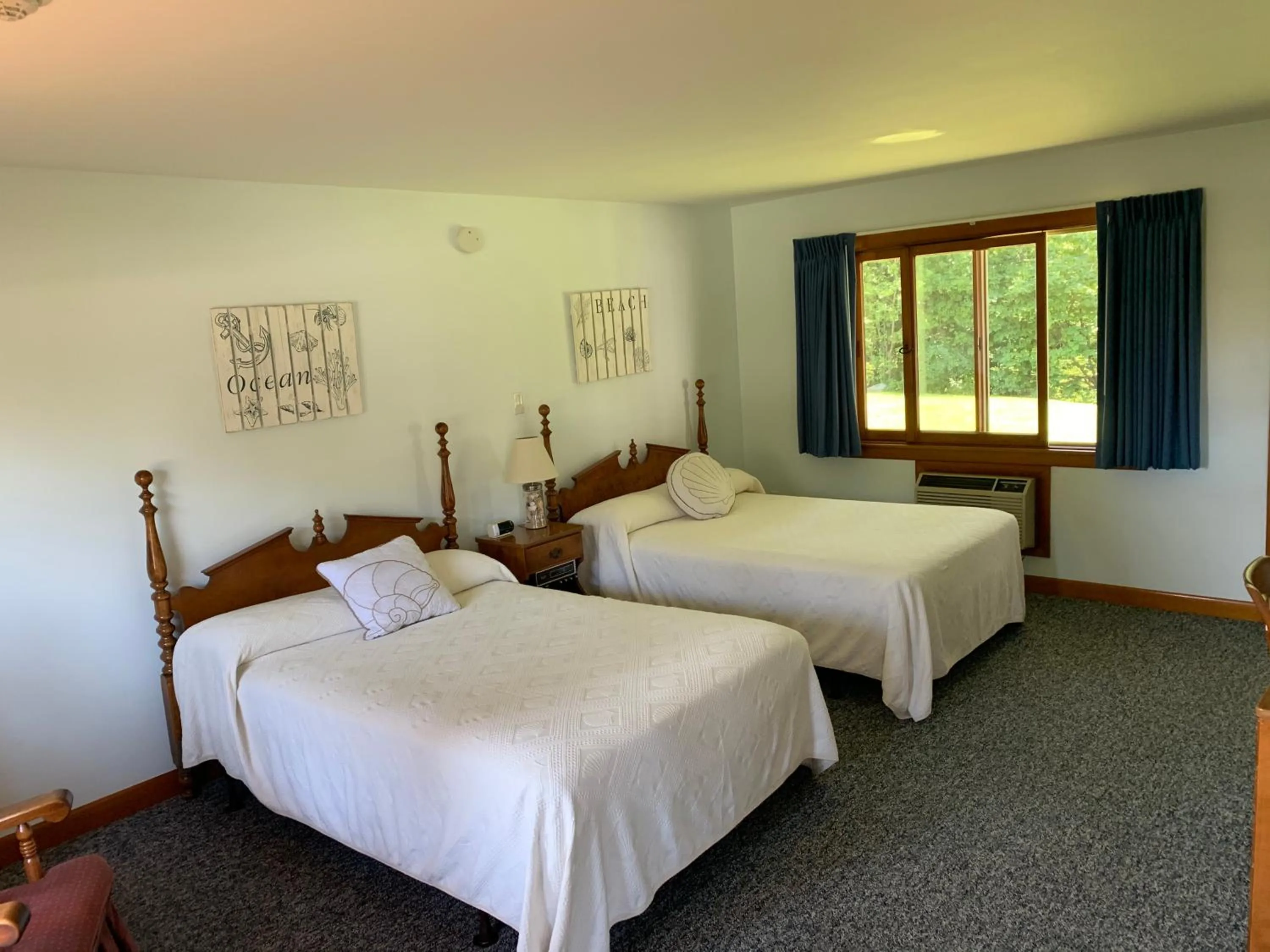 Bed in Towne Lyne Motel