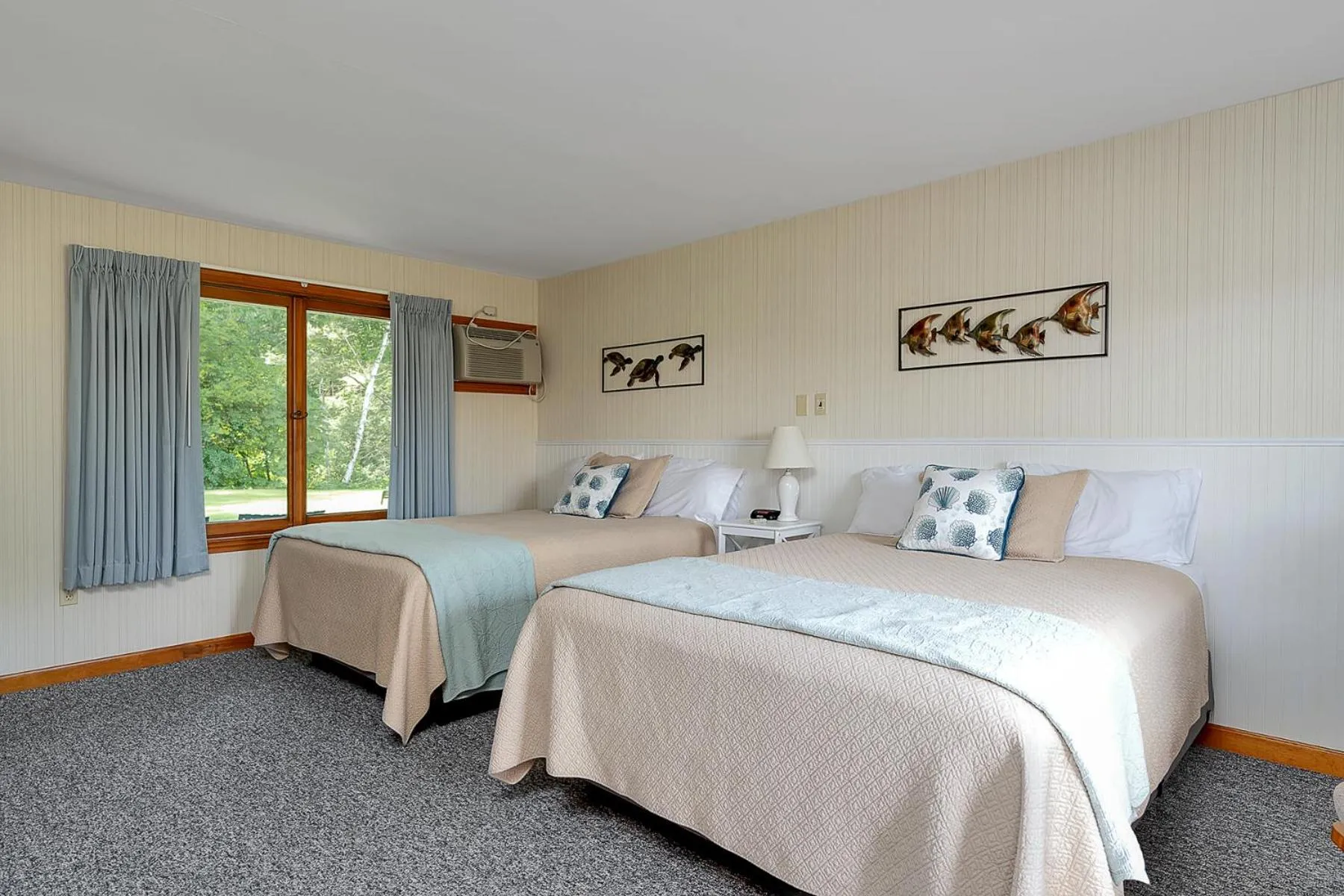 Bed in Towne Lyne Motel