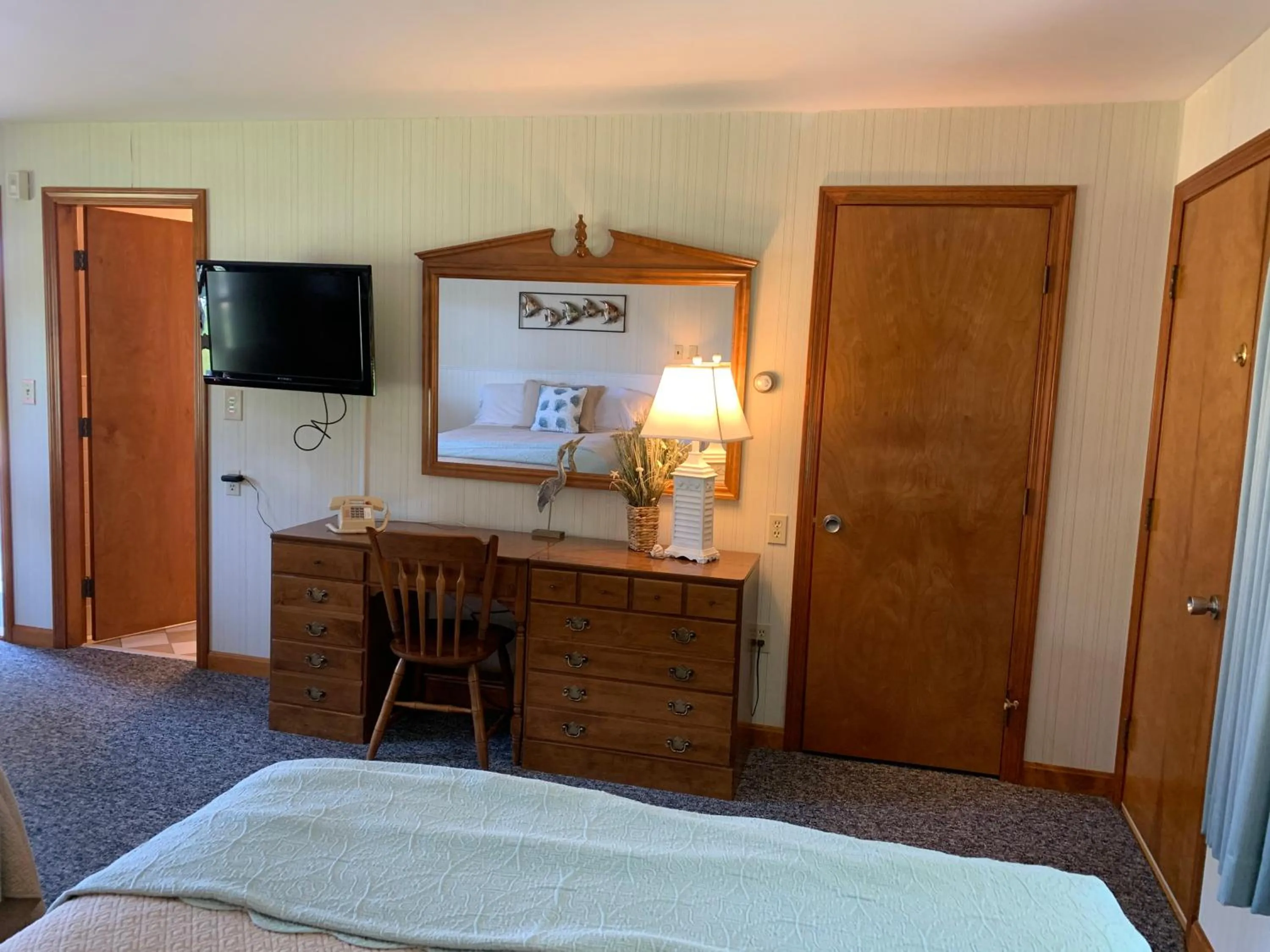 Bed in Towne Lyne Motel