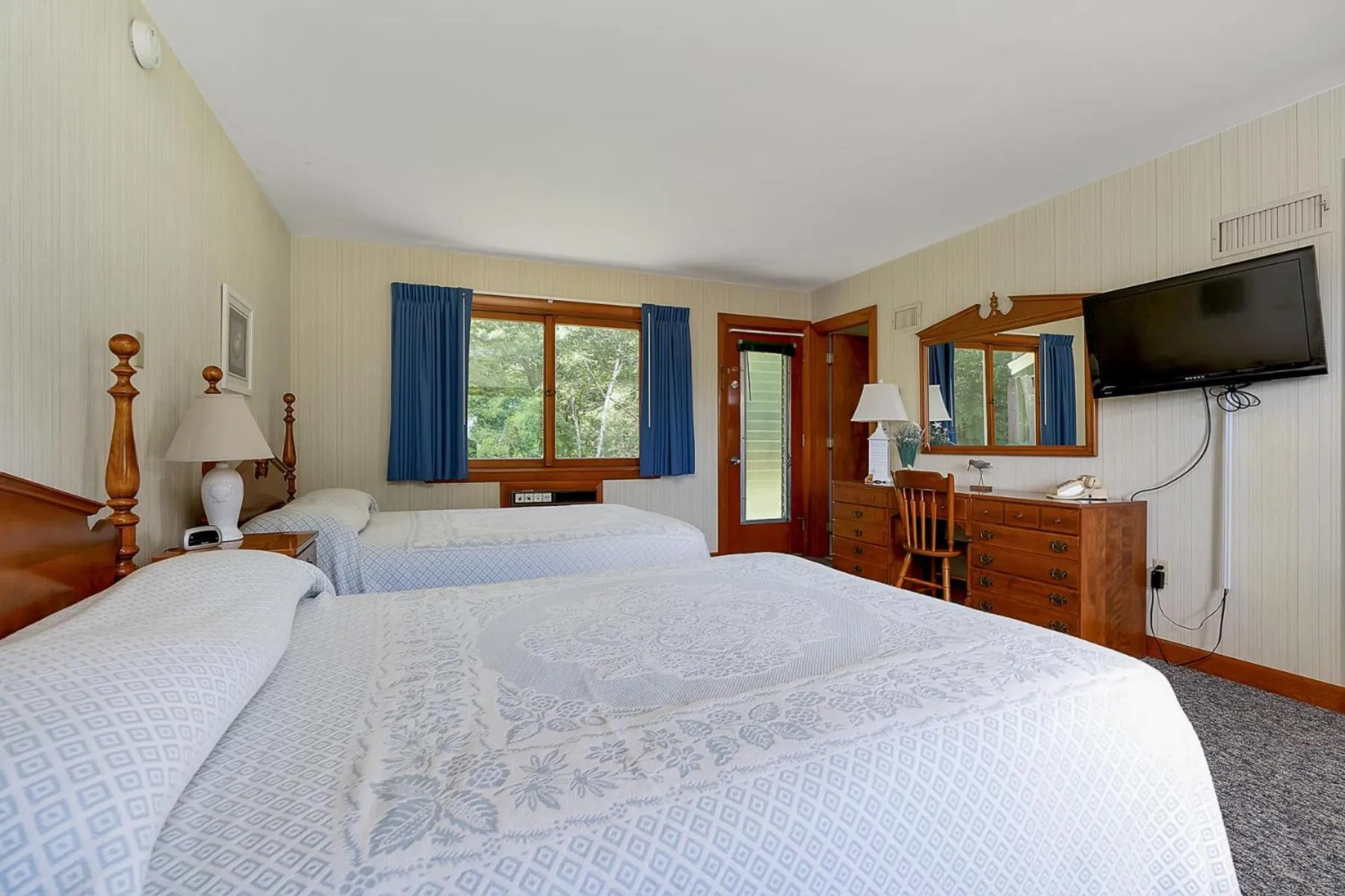 Bed in Towne Lyne Motel