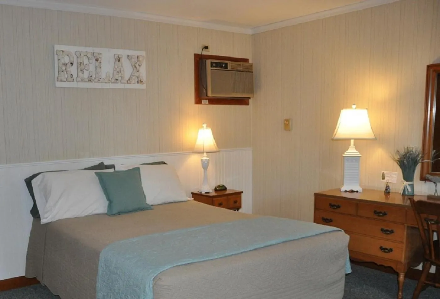 Bed in Towne Lyne Motel