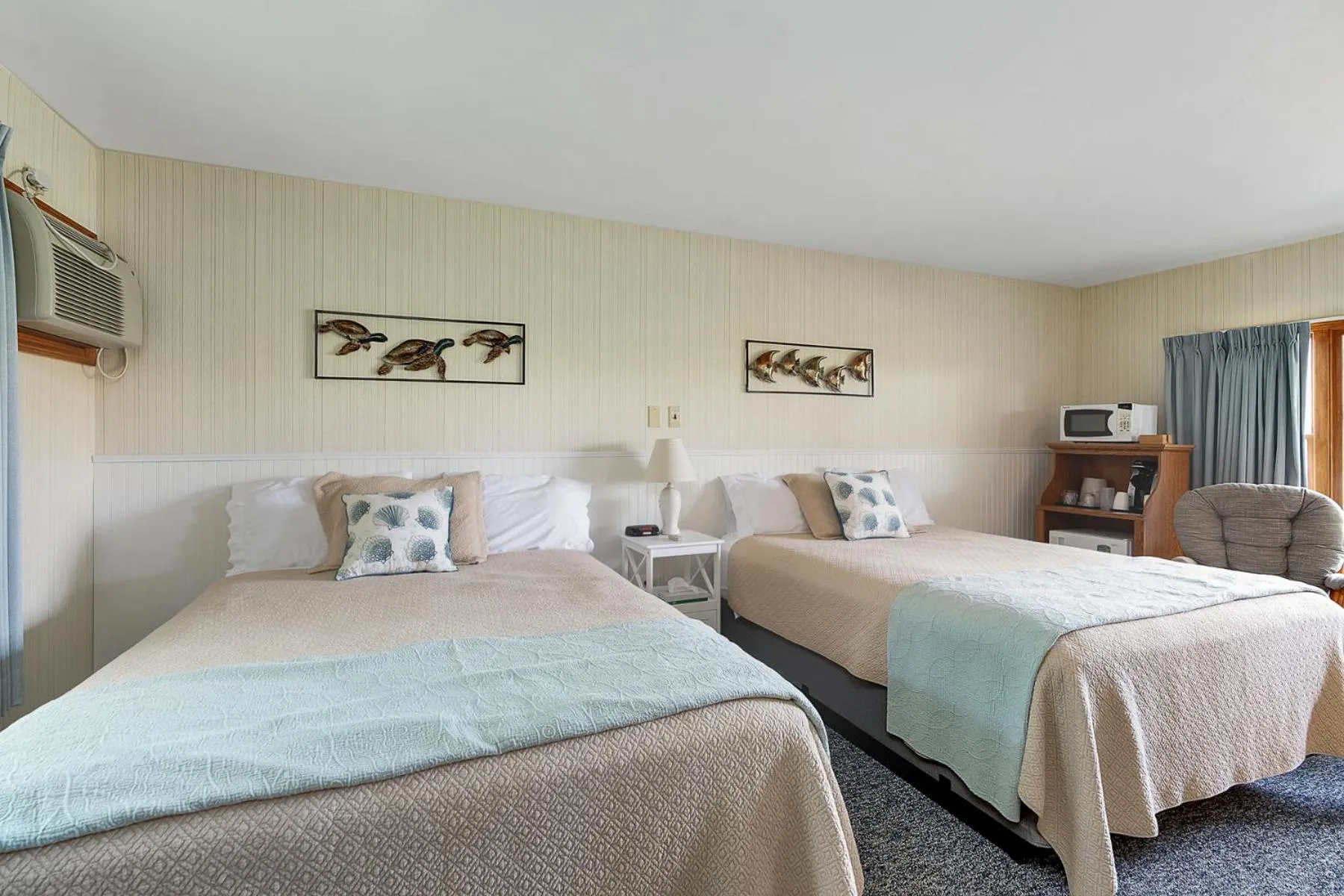 Bed in Towne Lyne Motel