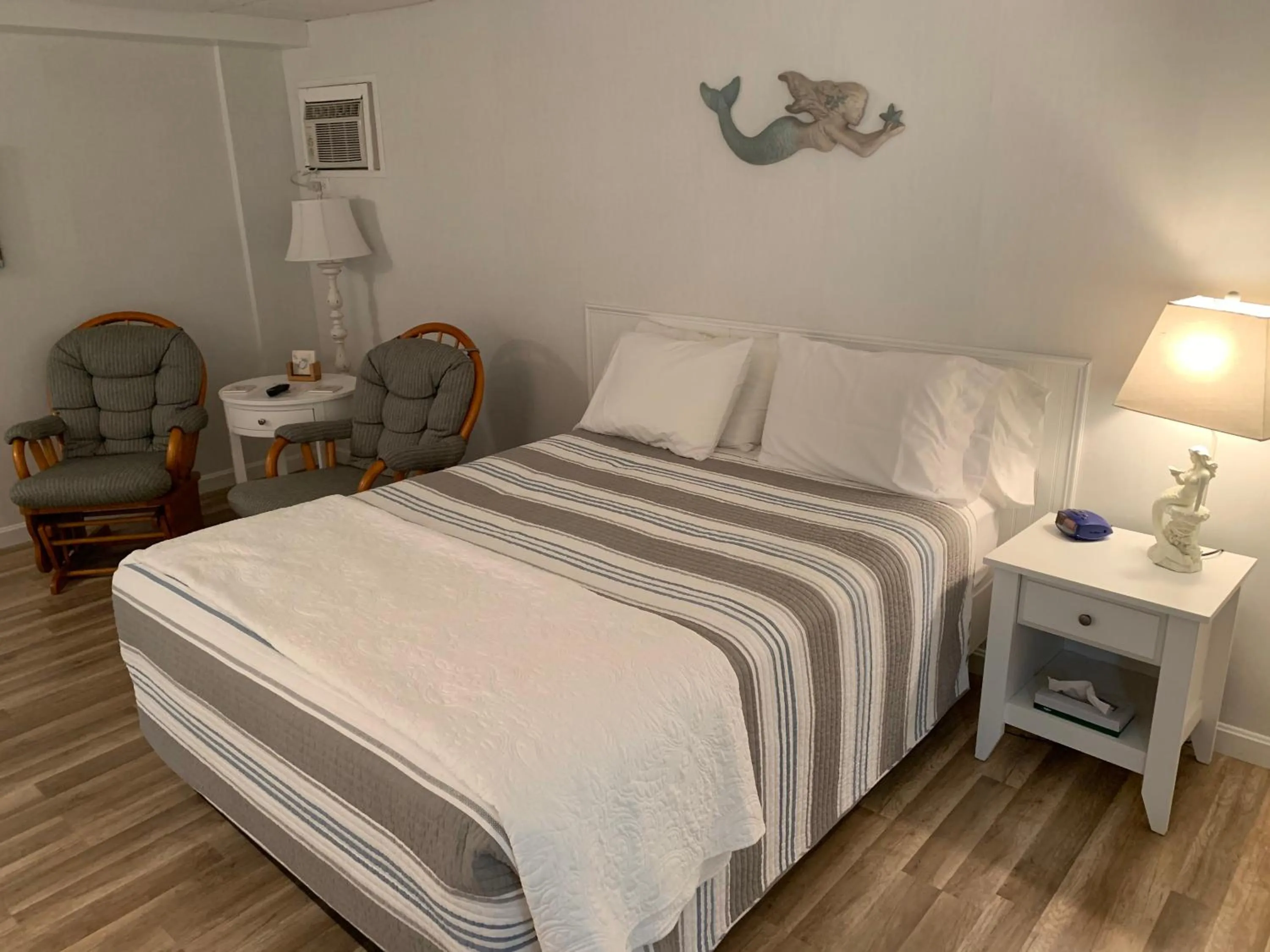 Bed in Towne Lyne Motel