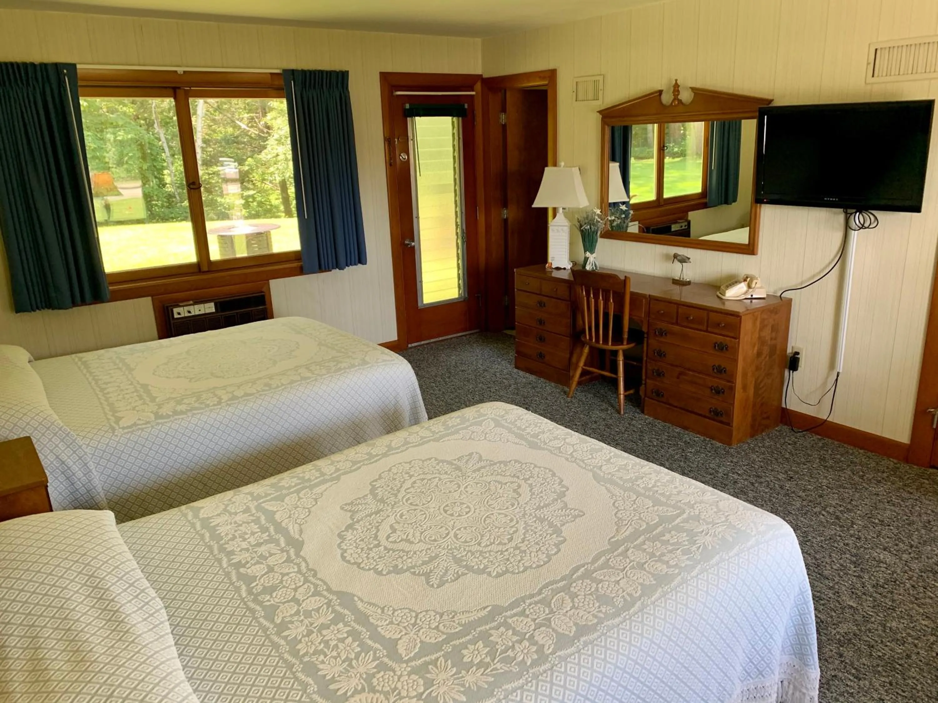 Bed in Towne Lyne Motel