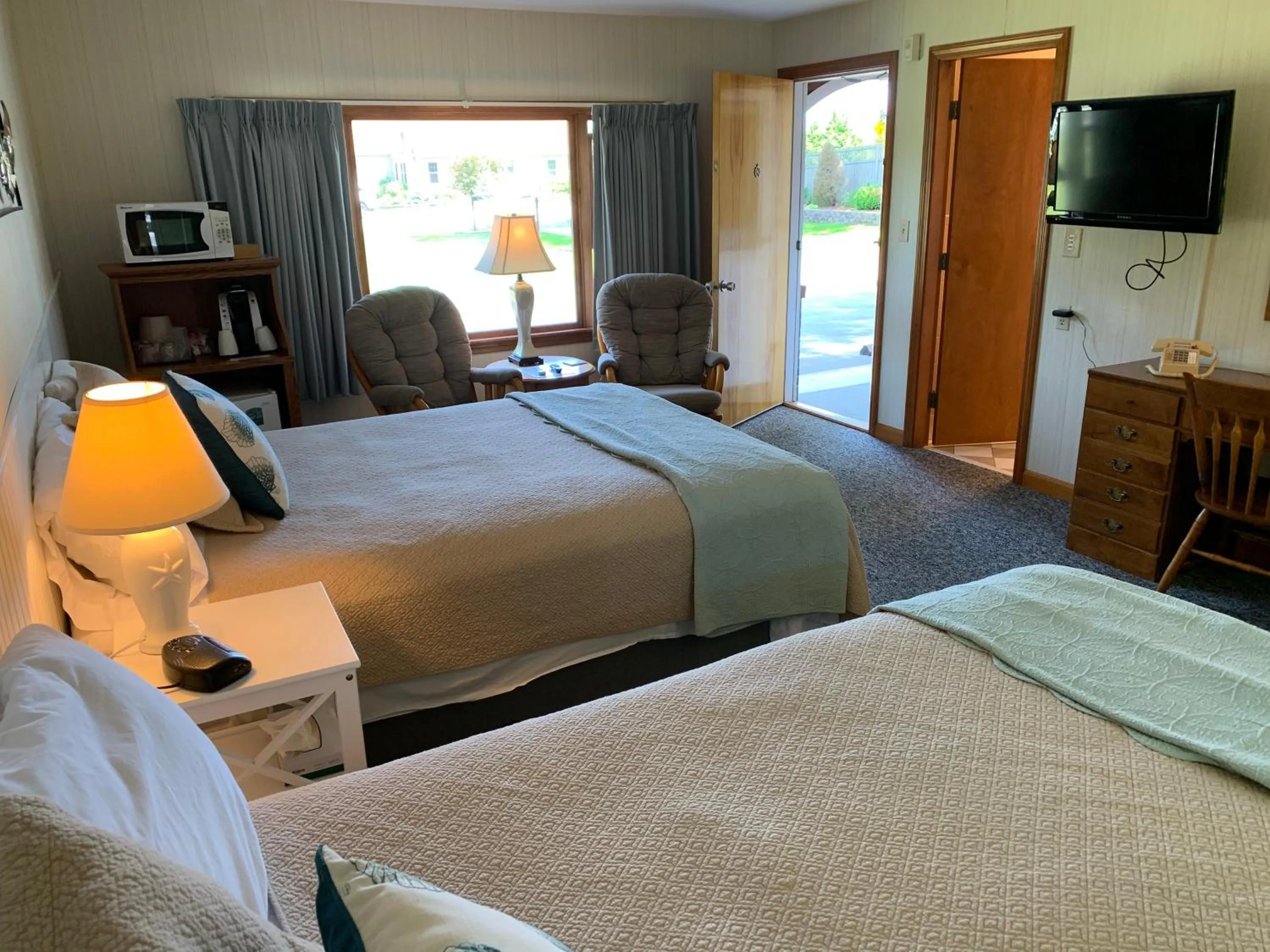 Bed in Towne Lyne Motel