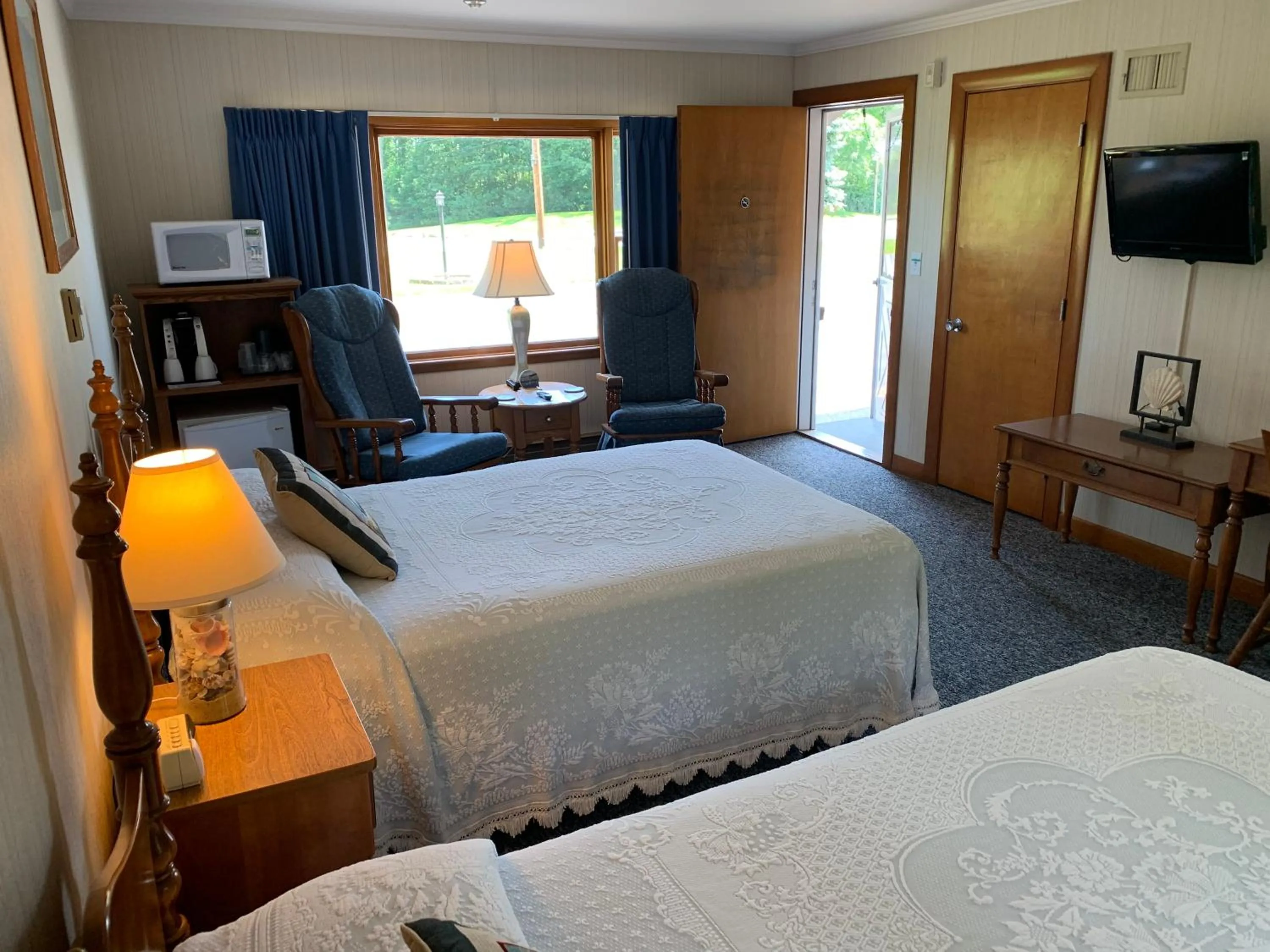 Bed in Towne Lyne Motel