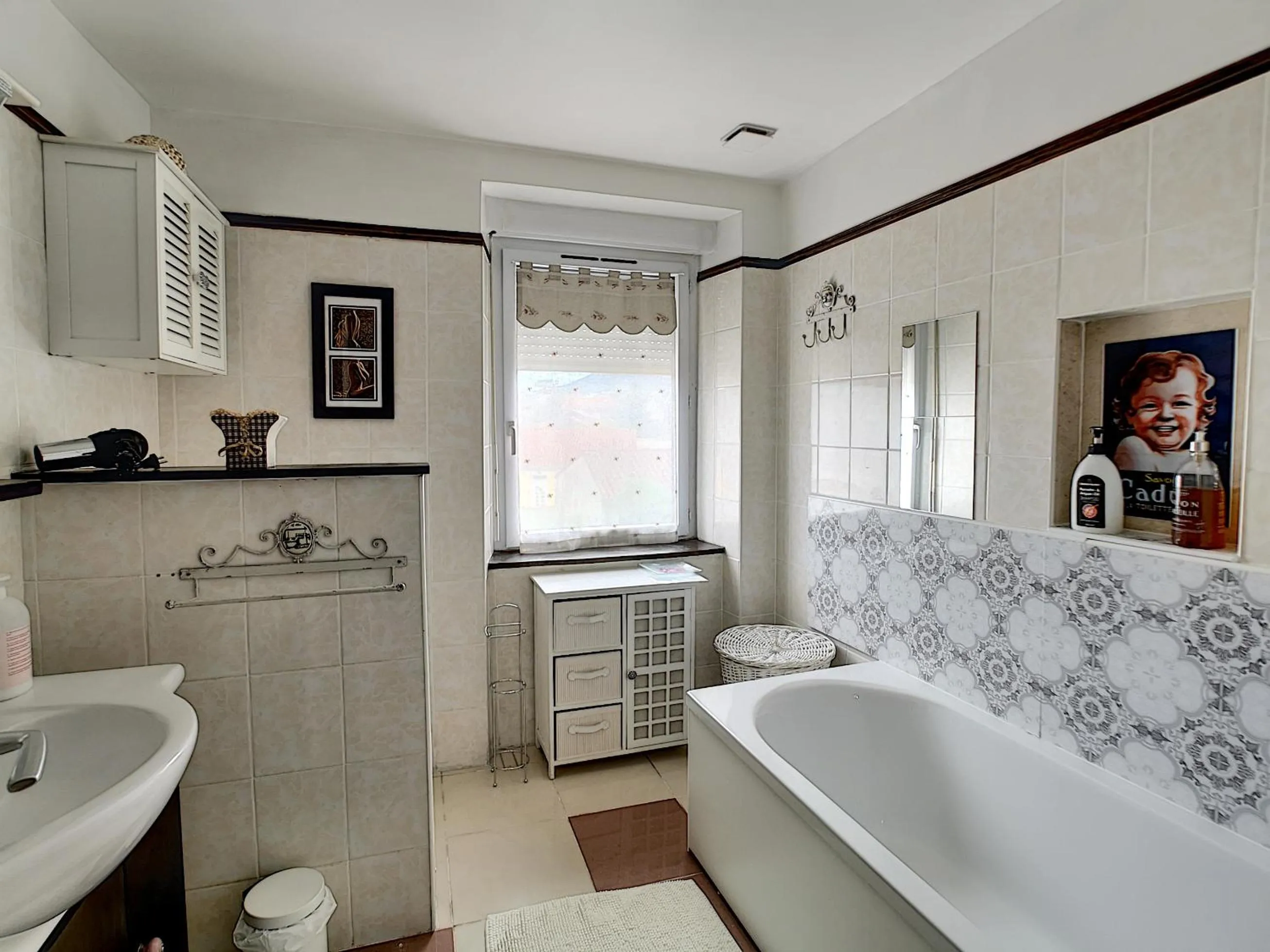 Bath in Maison de ville au pied de la Montagne Noire