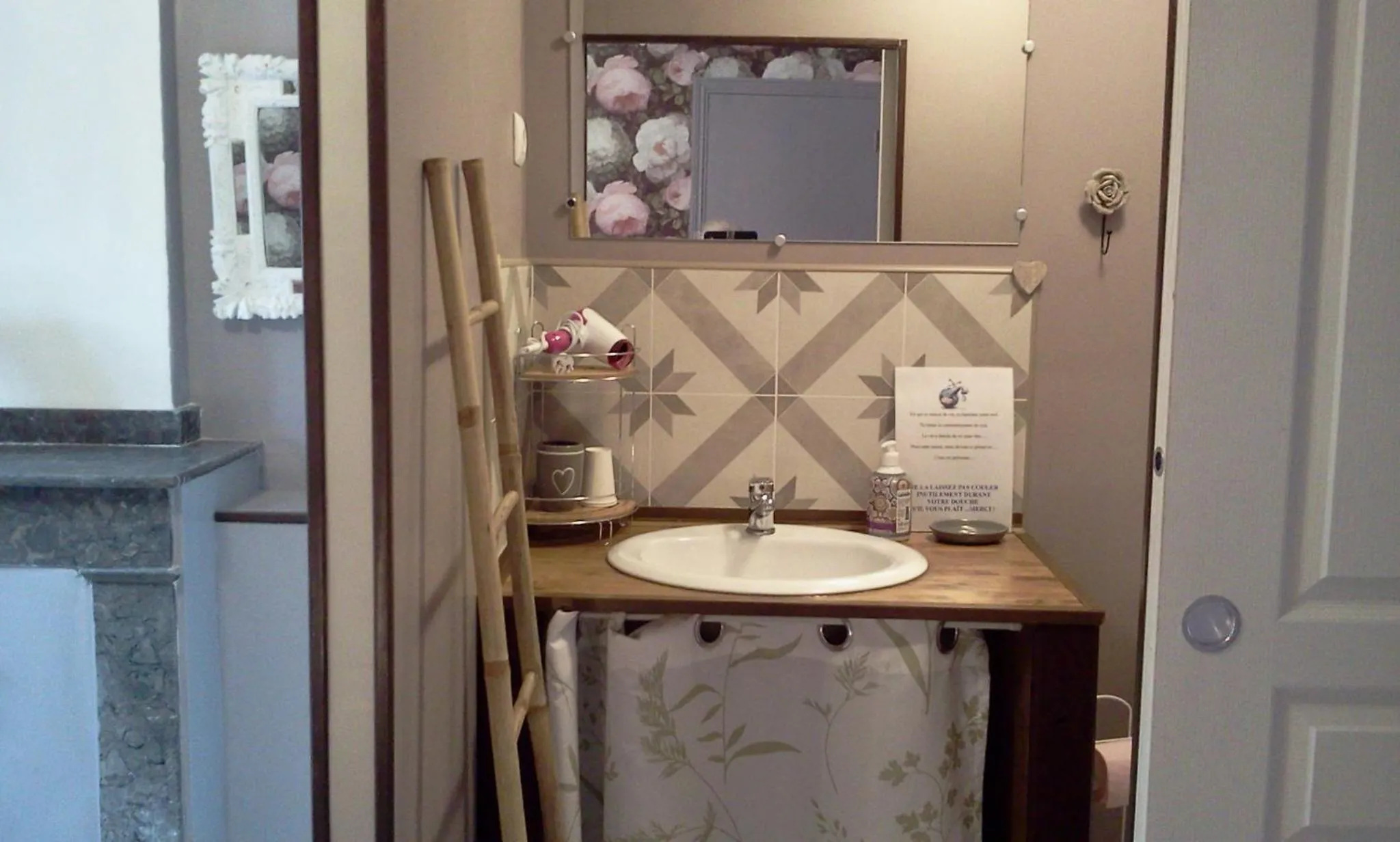 Bathroom in Maison de ville au pied de la Montagne Noire