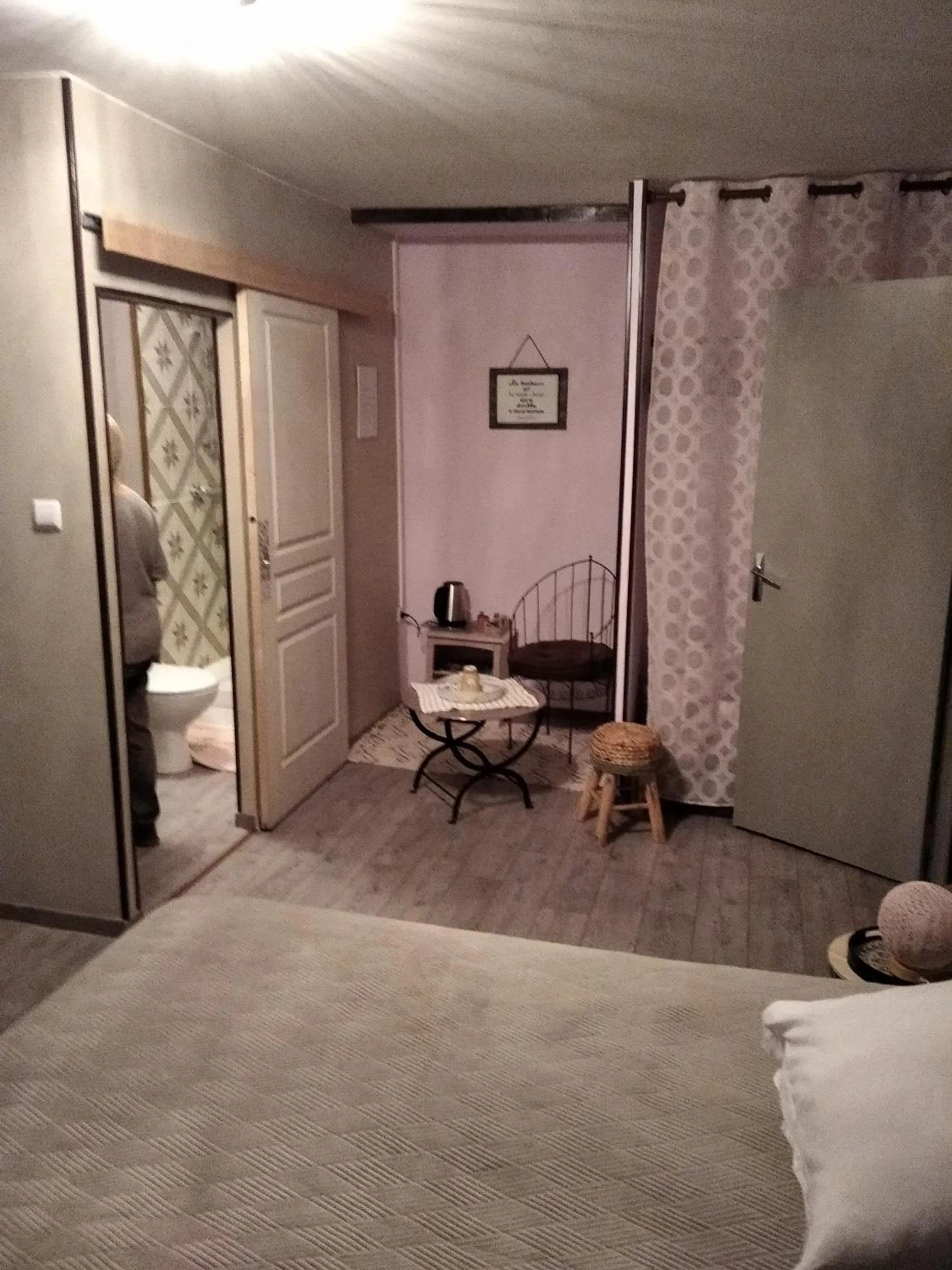 Bathroom, Bed in Maison de ville au pied de la Montagne Noire