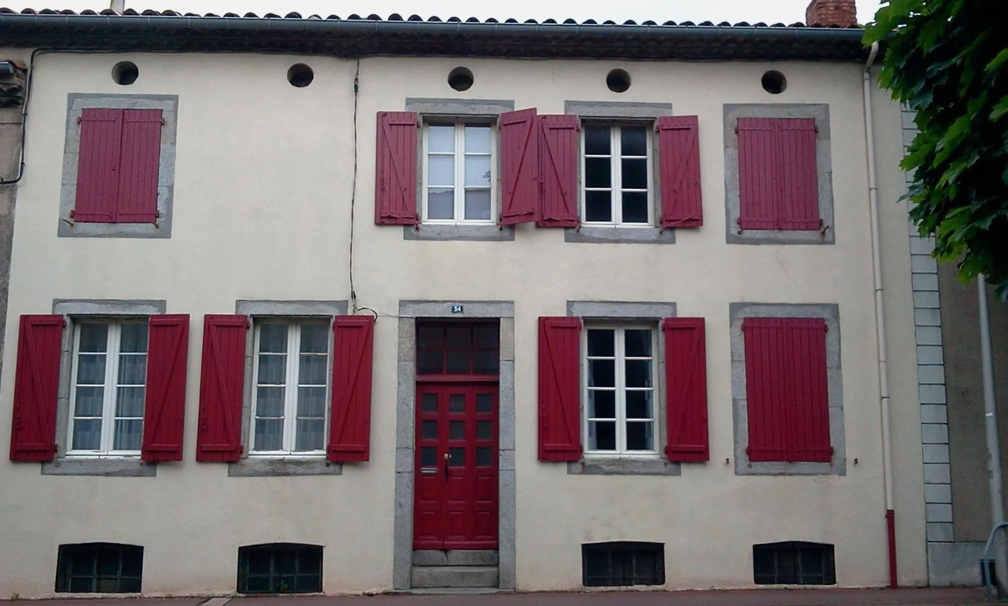 Property building in Maison de ville au pied de la Montagne Noire
