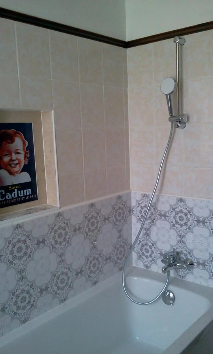 Bathroom in Maison de ville au pied de la Montagne Noire
