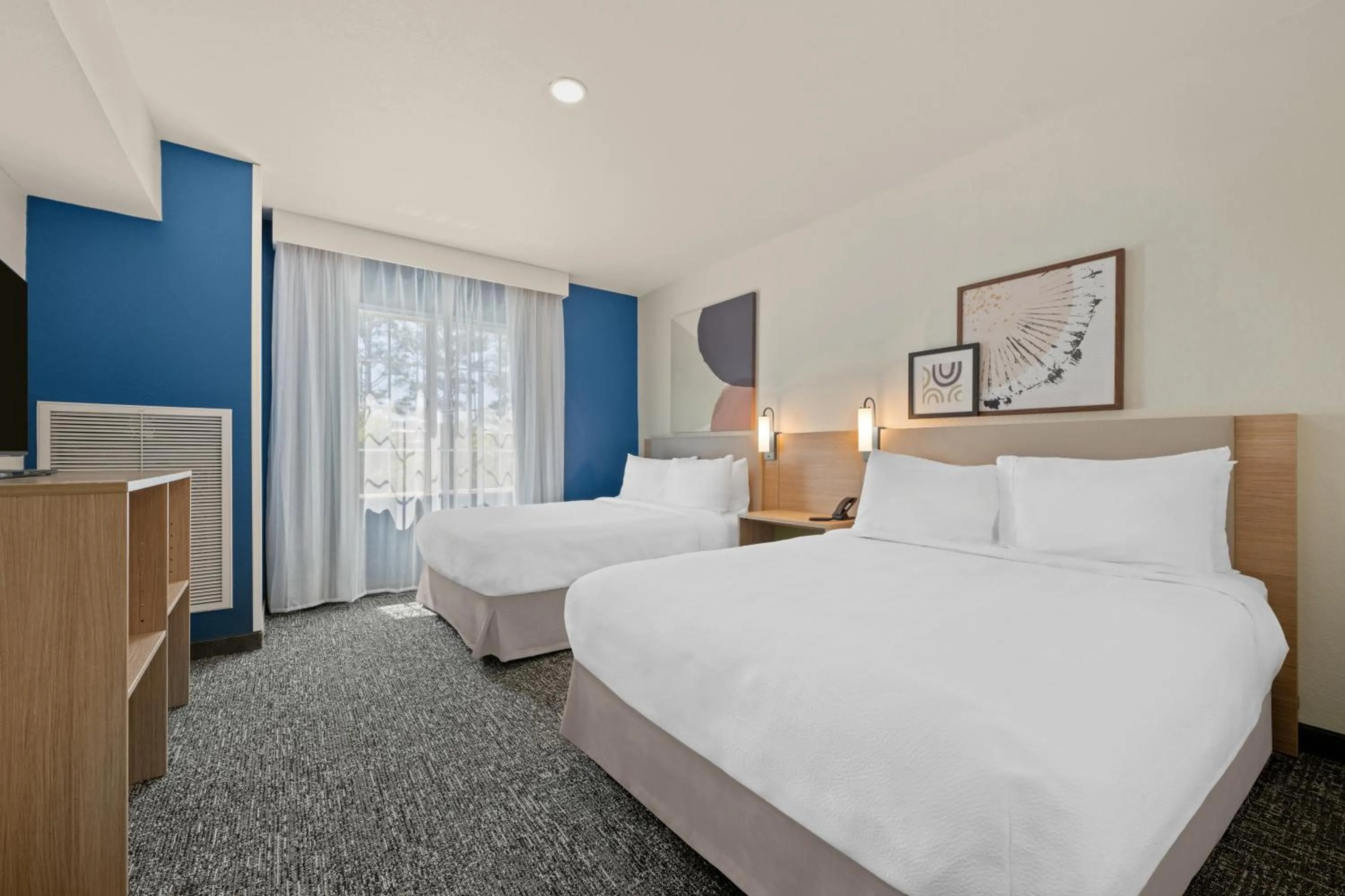 Photo of the whole room, Bed in Spark by Hilton Homewood Birmingham