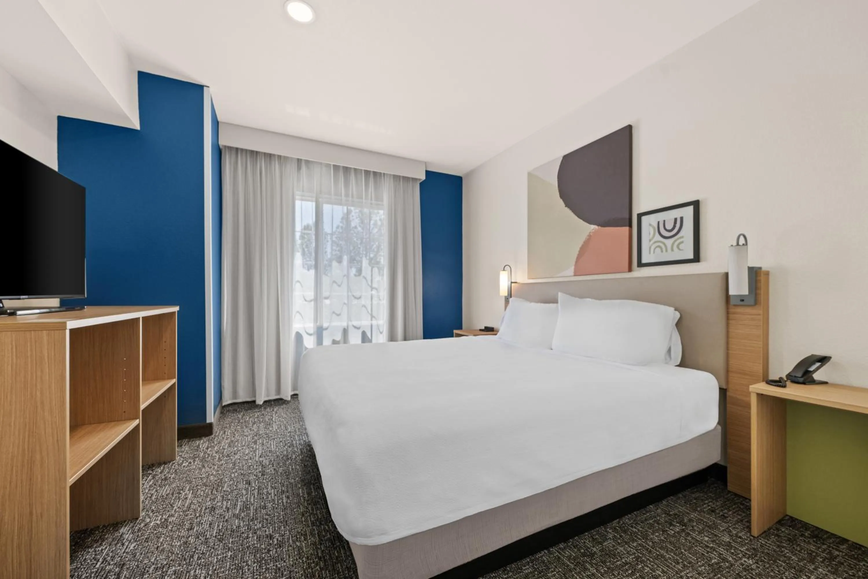 Photo of the whole room, Bed in Spark by Hilton Homewood Birmingham