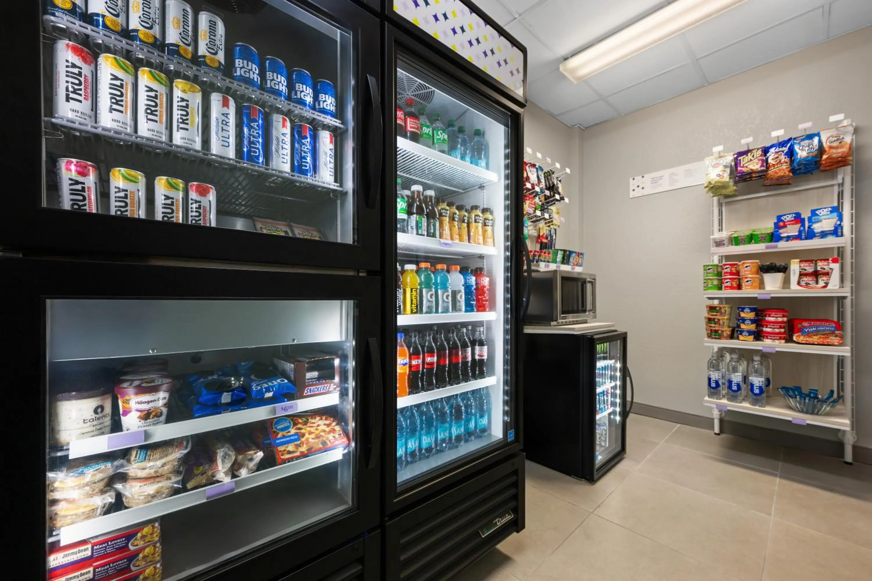 On-site shops in Spark by Hilton Homewood Birmingham