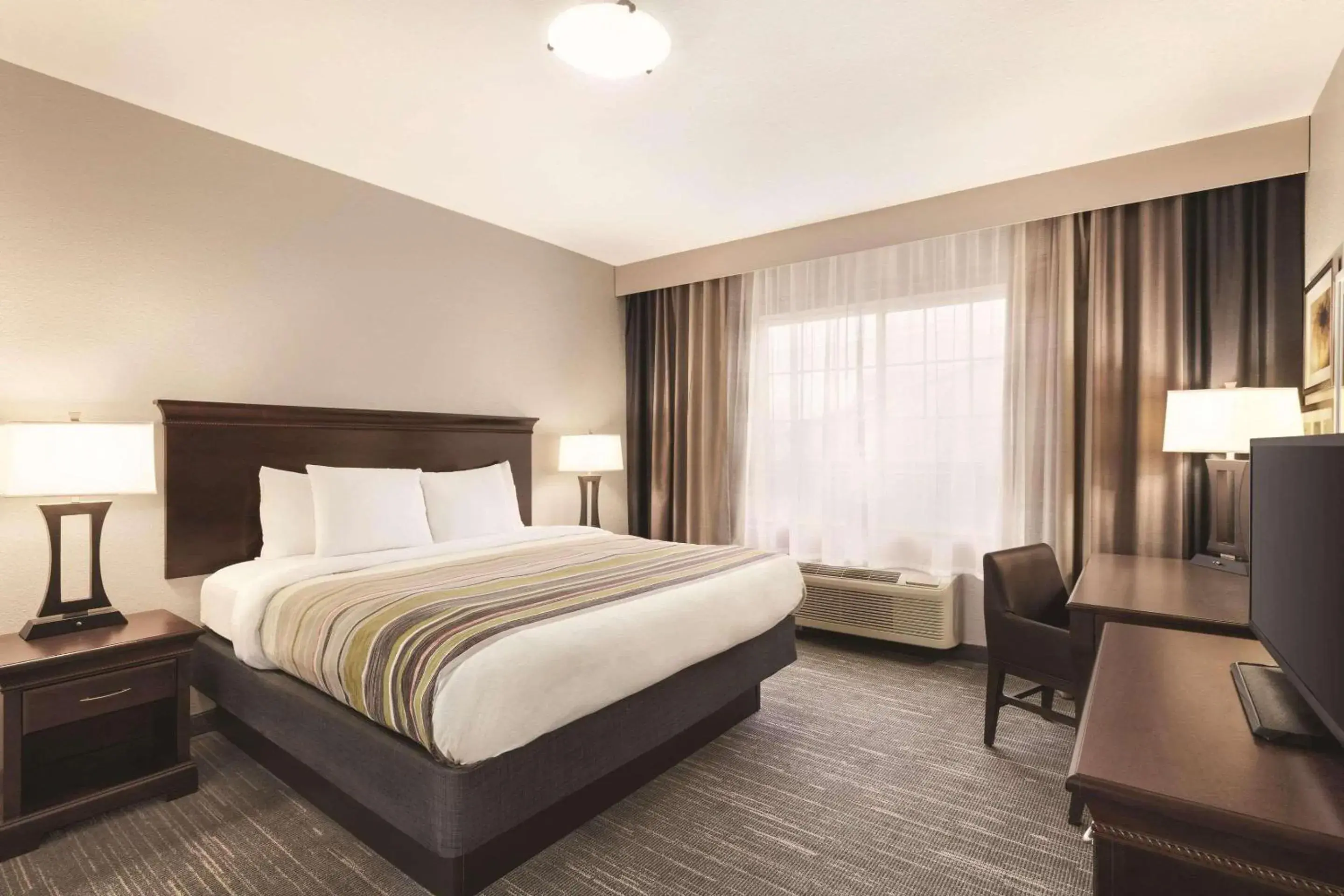 Bedroom in Country Inn & Suites by Radisson, Homewood, AL Bedroom in Country Inn & Suites by Radisson, Homewood, AL