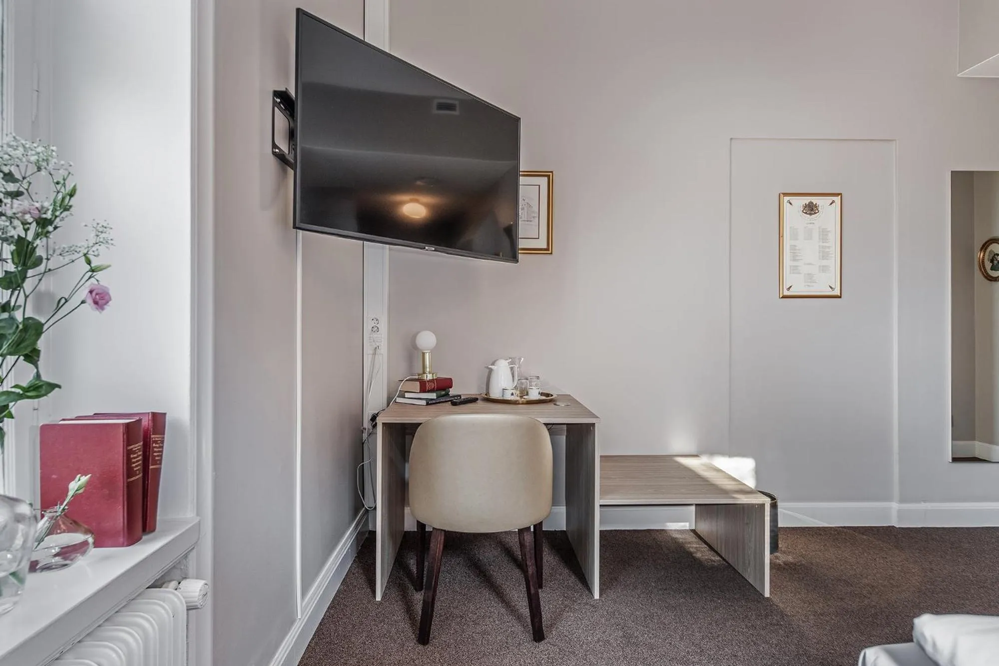 TV and multimedia in Livgrenadjärmässen Hotell-Fest-Konferens