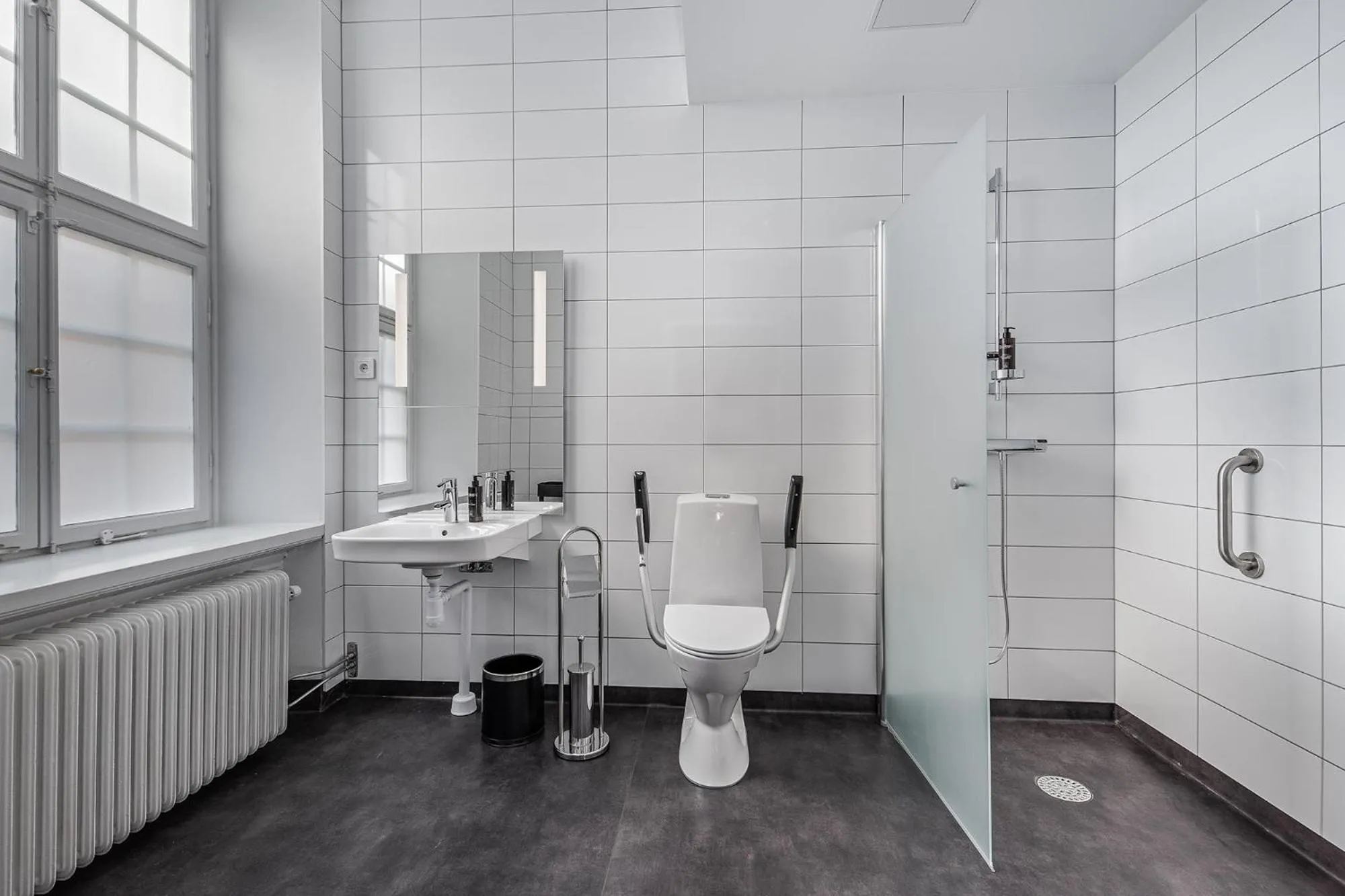 Shower in Livgrenadjärmässen Hotell-Fest-Konferens