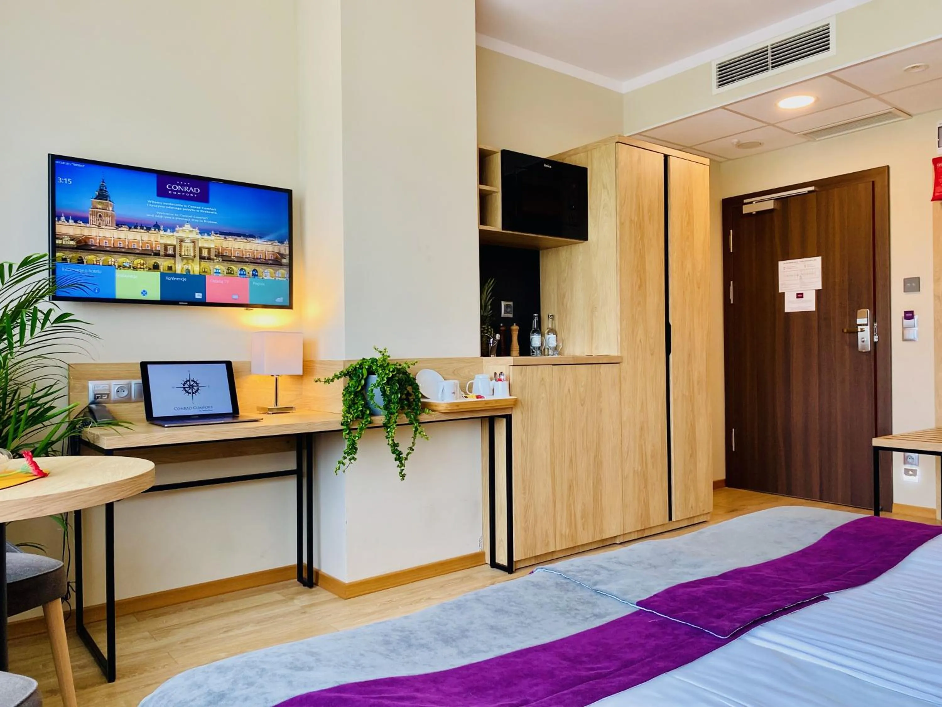 TV and multimedia, Bed in Hotel CONRAD Comfort