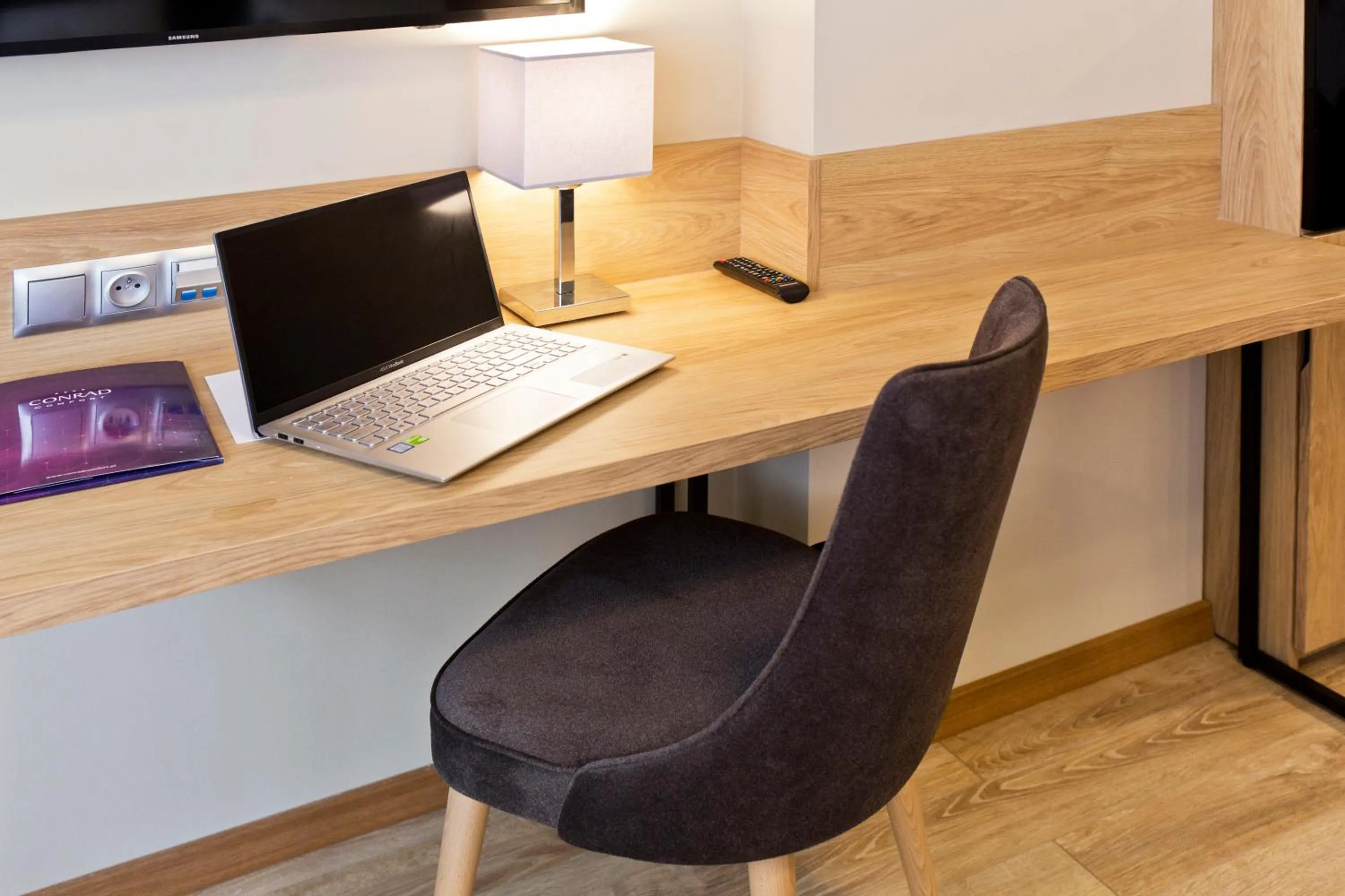 hair dresser in Hotel CONRAD Comfort