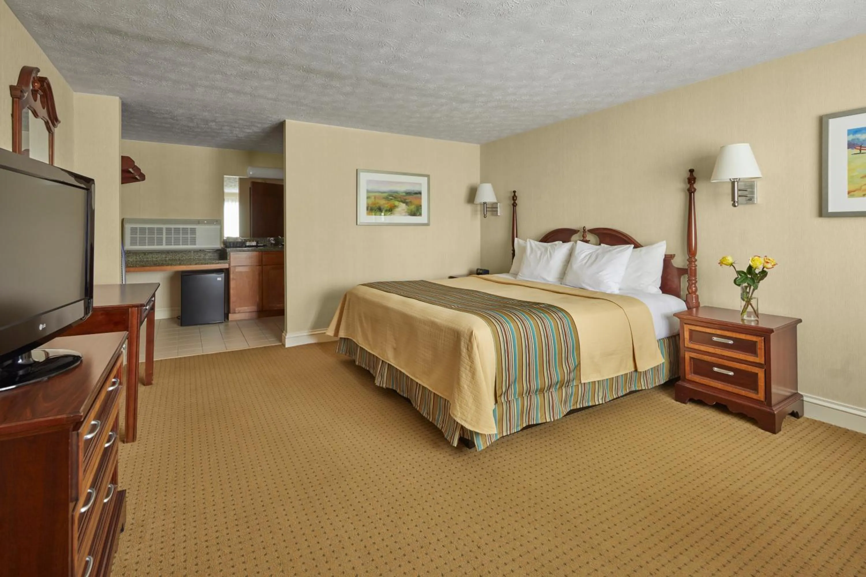 Bed in Ogunquit The Milestone Inn