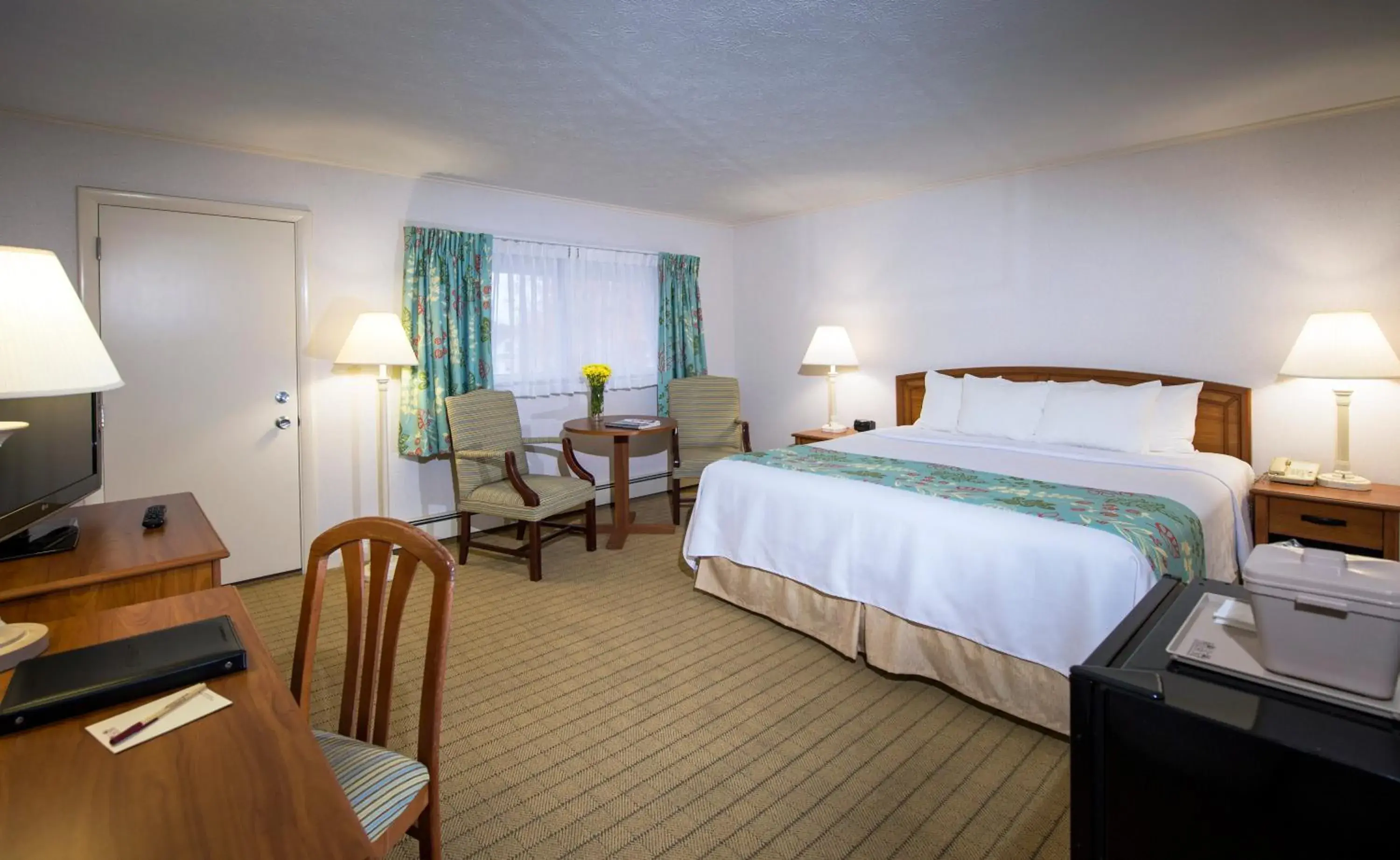 Double Room - Disability Access in Ogunquit The Milestone Inn Double Room - Disability Access in Ogunquit The Milestone Inn