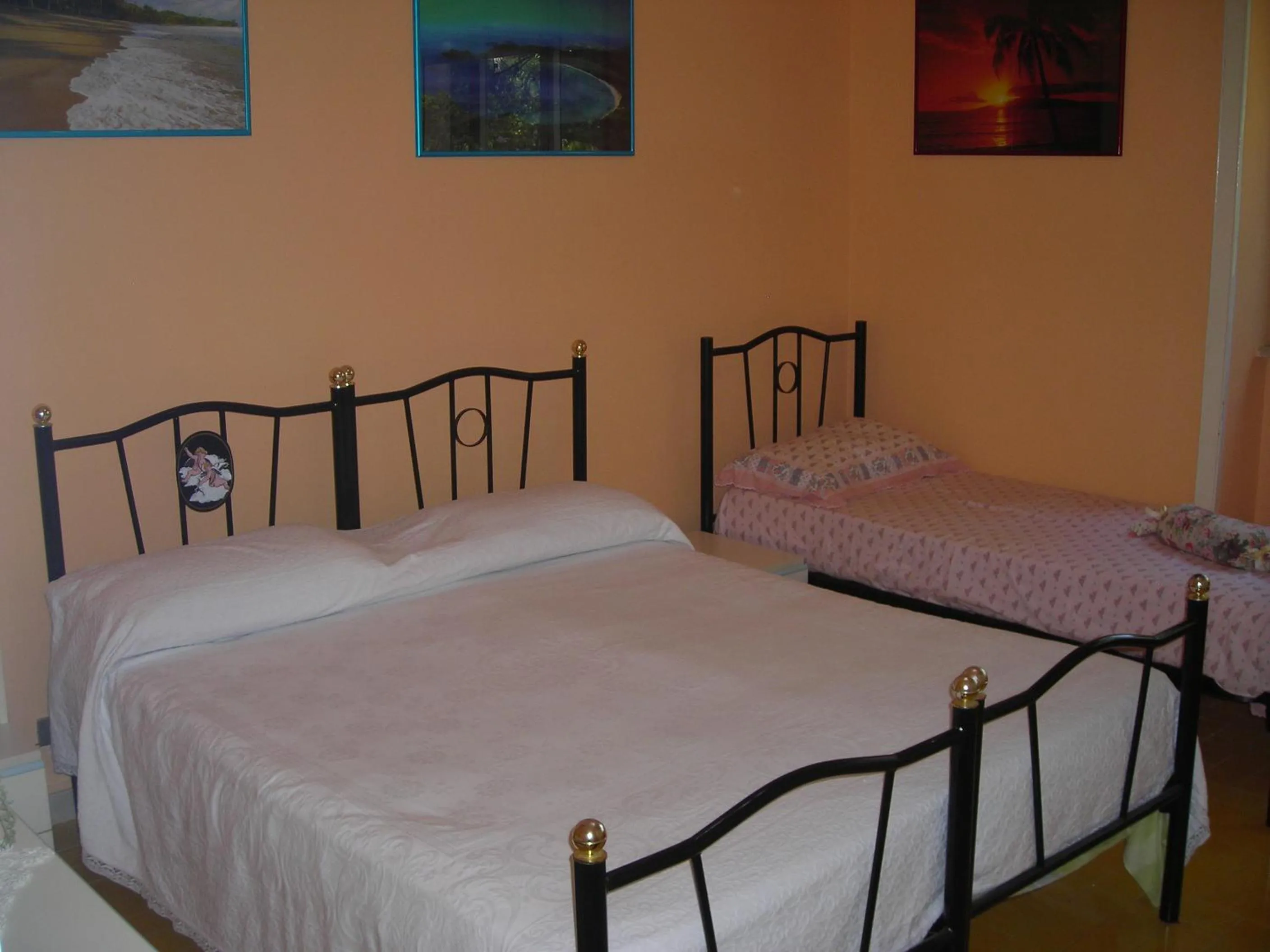 Photo of the whole room, Bed in B&B San Salvador
