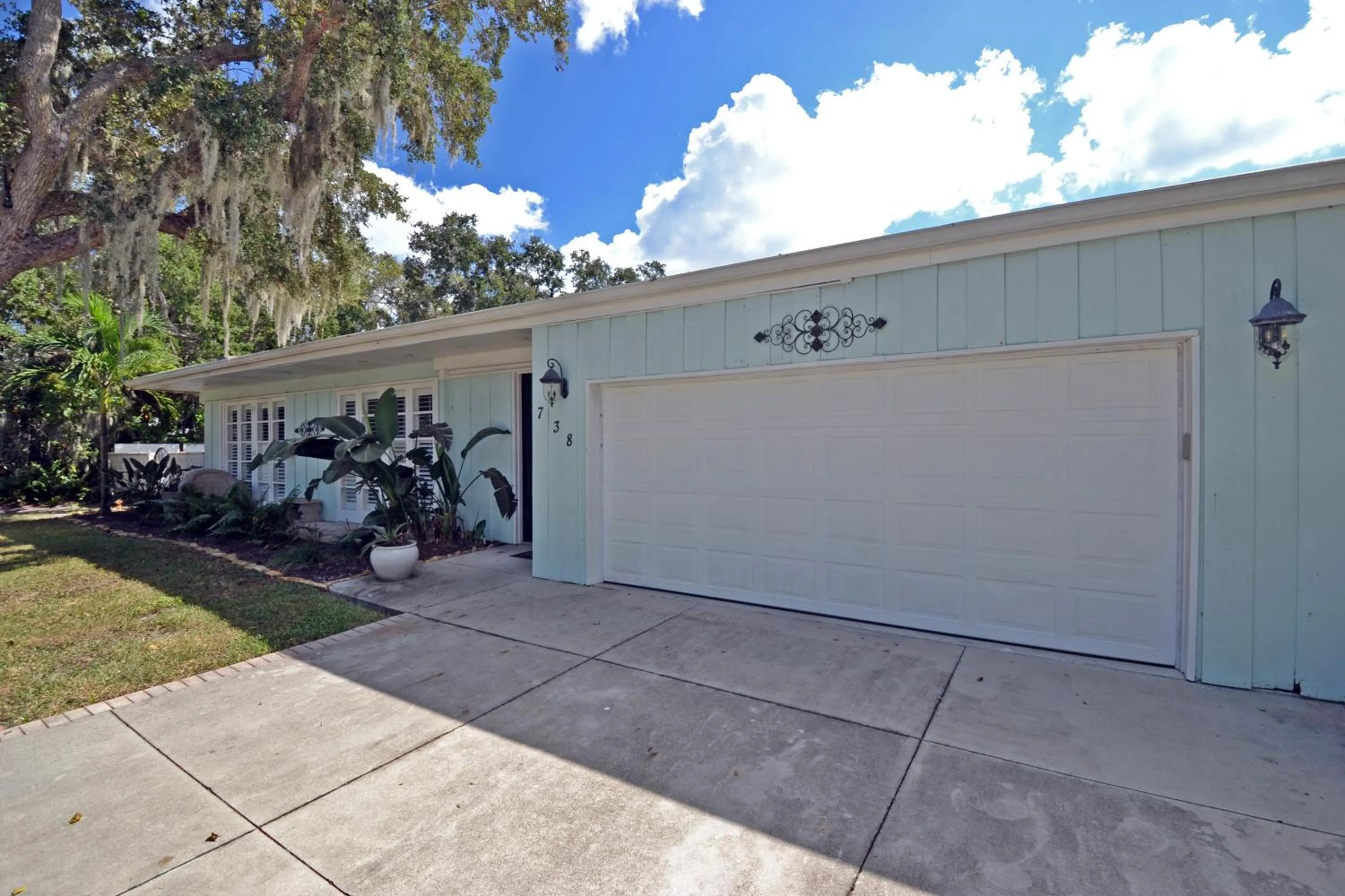 Central - Edgemere 738