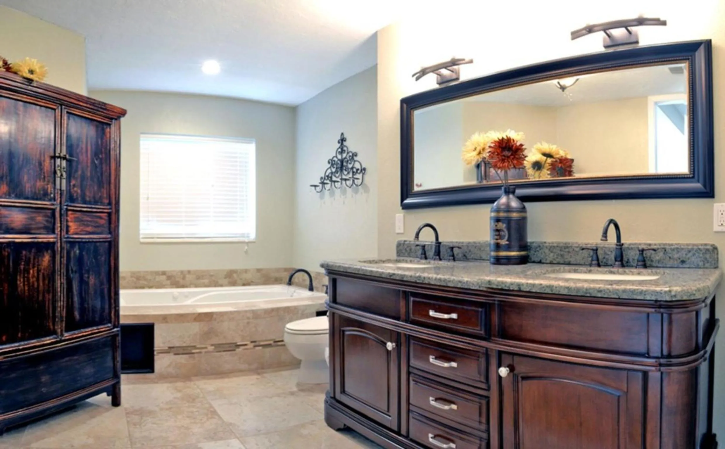 Bathroom in Central - Edgemere 738