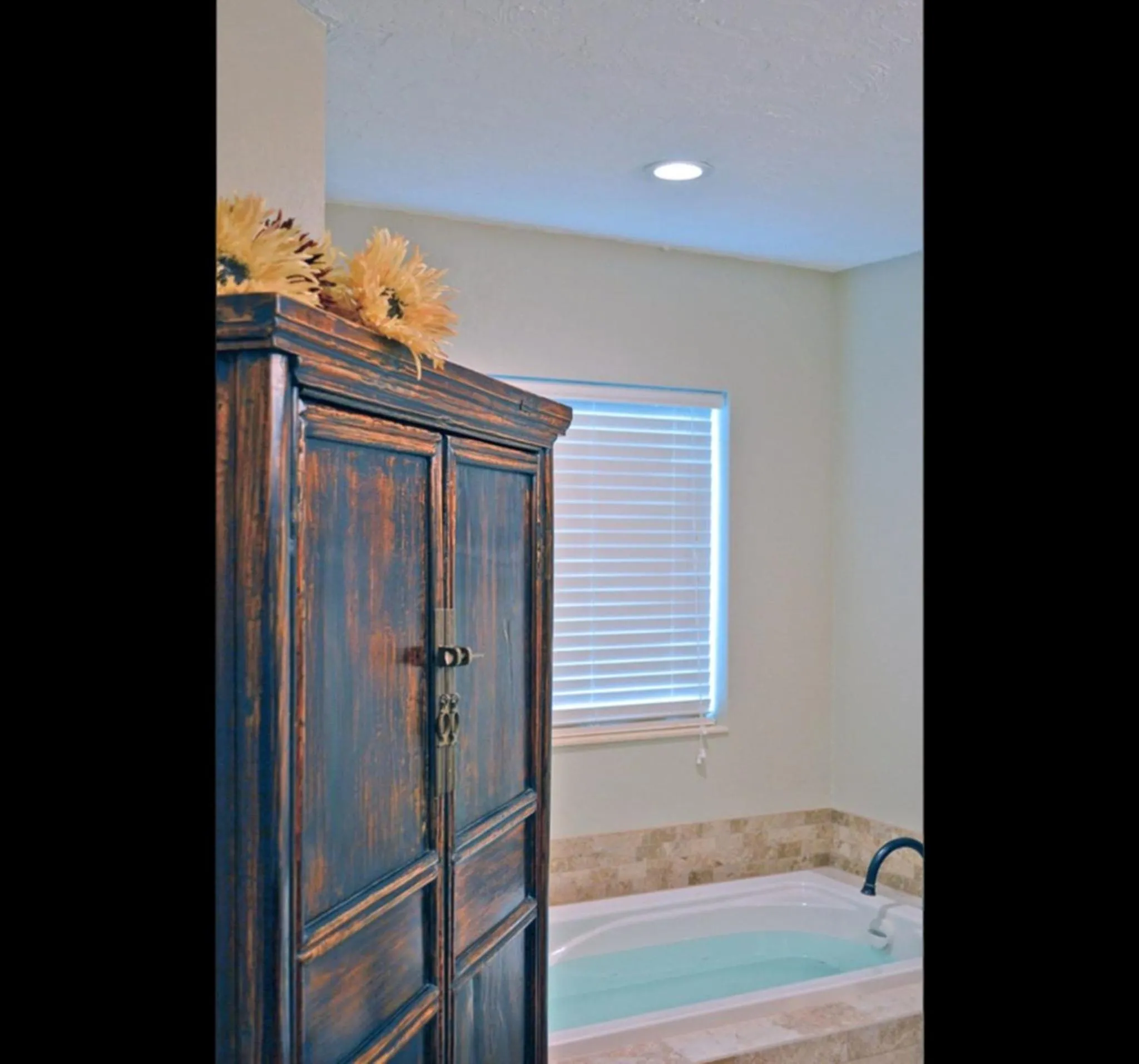 Bed in Central - Edgemere 738