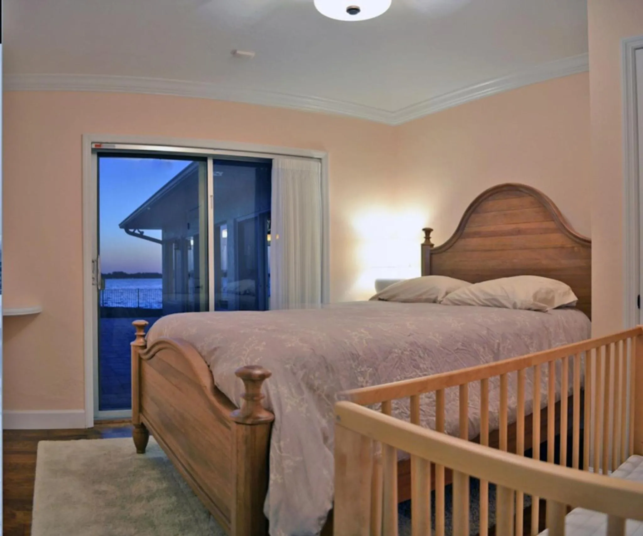 Bed in Sarasota - Dunmore 8730
