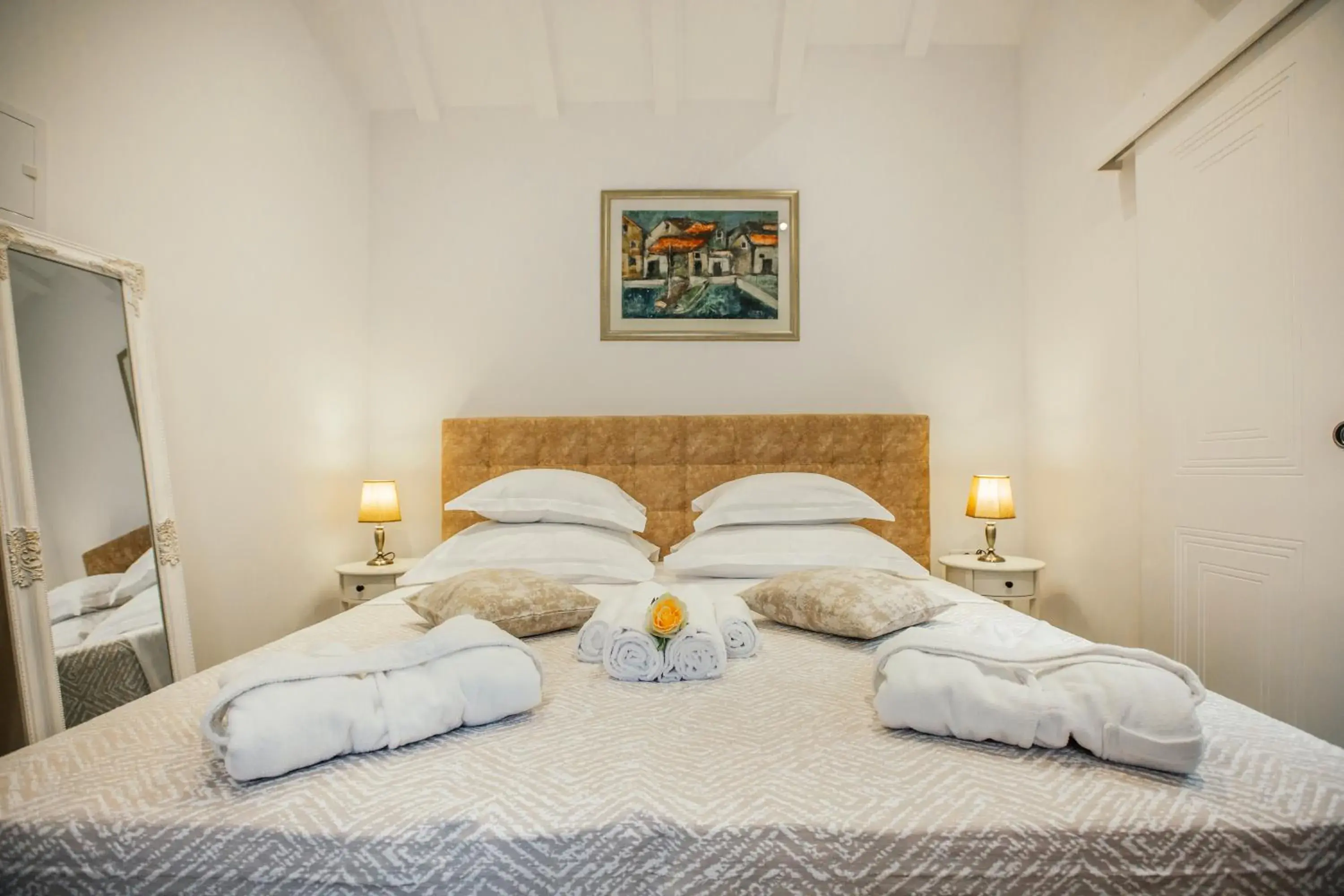 Superior Double or Twin Room with Sea View in Heritage Hotel Dea Hvar Superior Double or Twin Room with Sea View in Heritage Hotel Dea Hvar