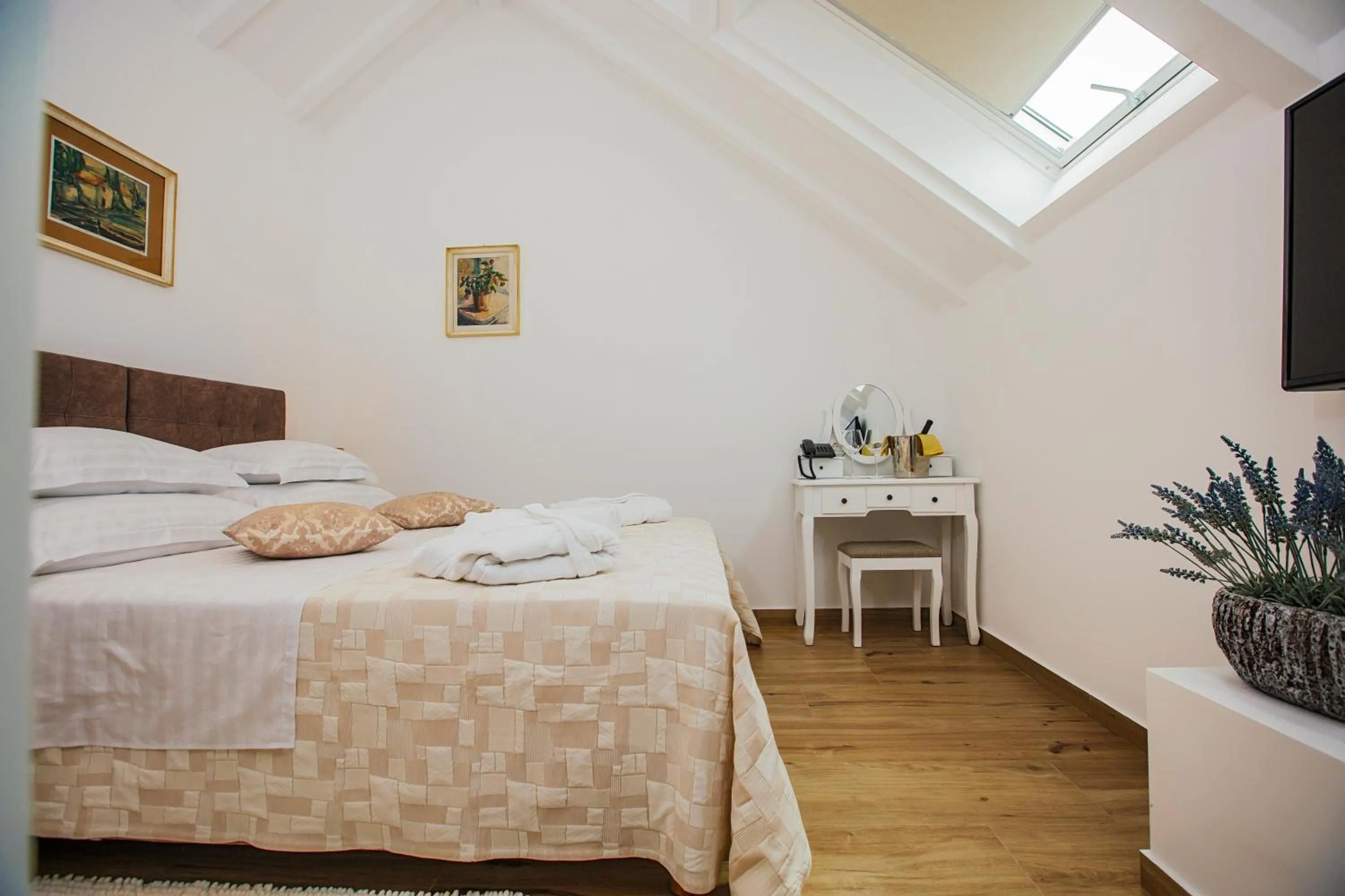 Bed in Heritage Hotel Dea Hvar