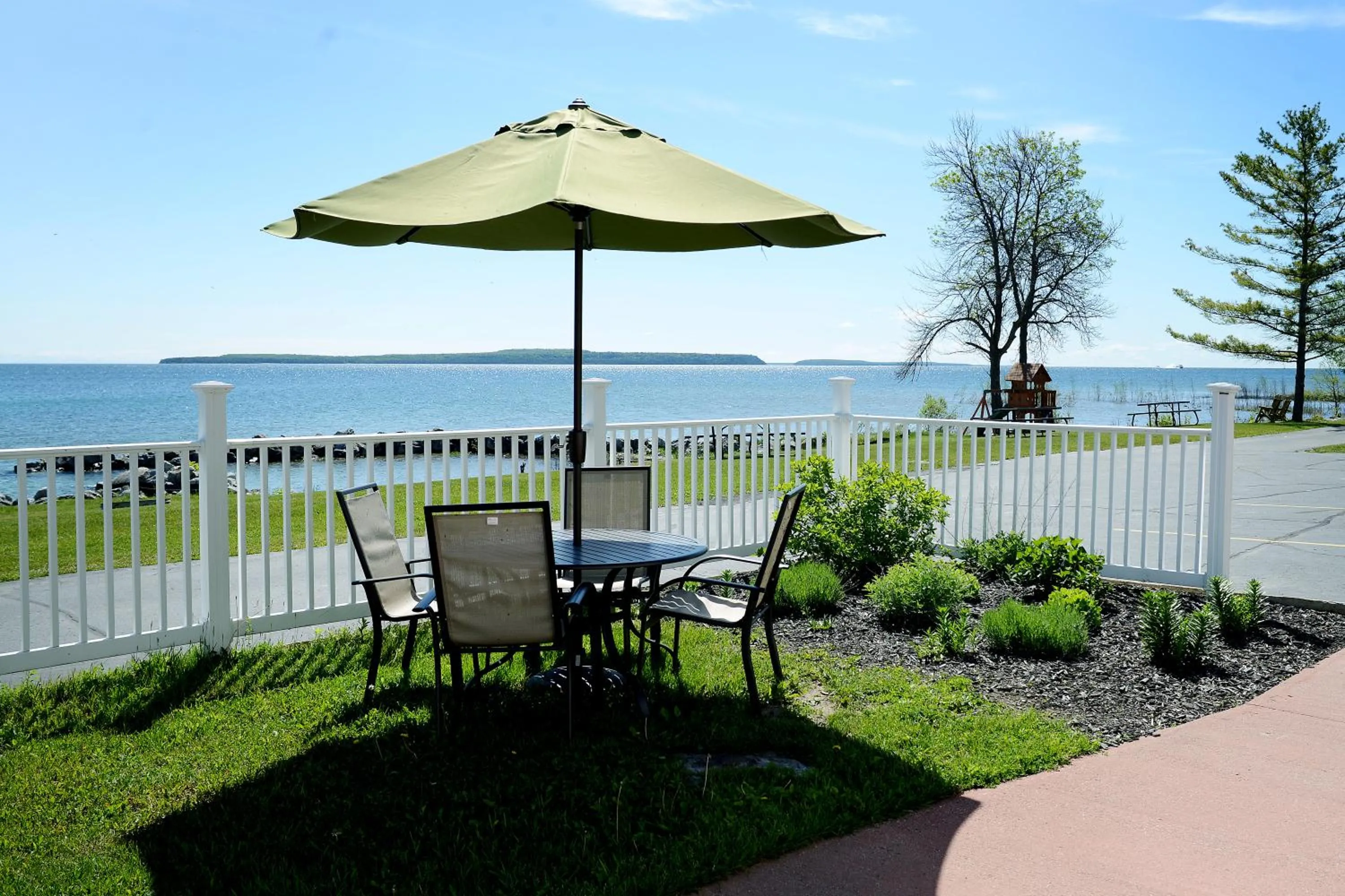 Day in Baymont by Wyndham St. Ignace Lakefront