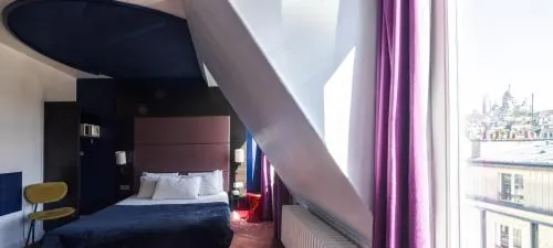 Photo of the whole room, Bed in Accueil Hôtel Paris Pigalle Montmartre