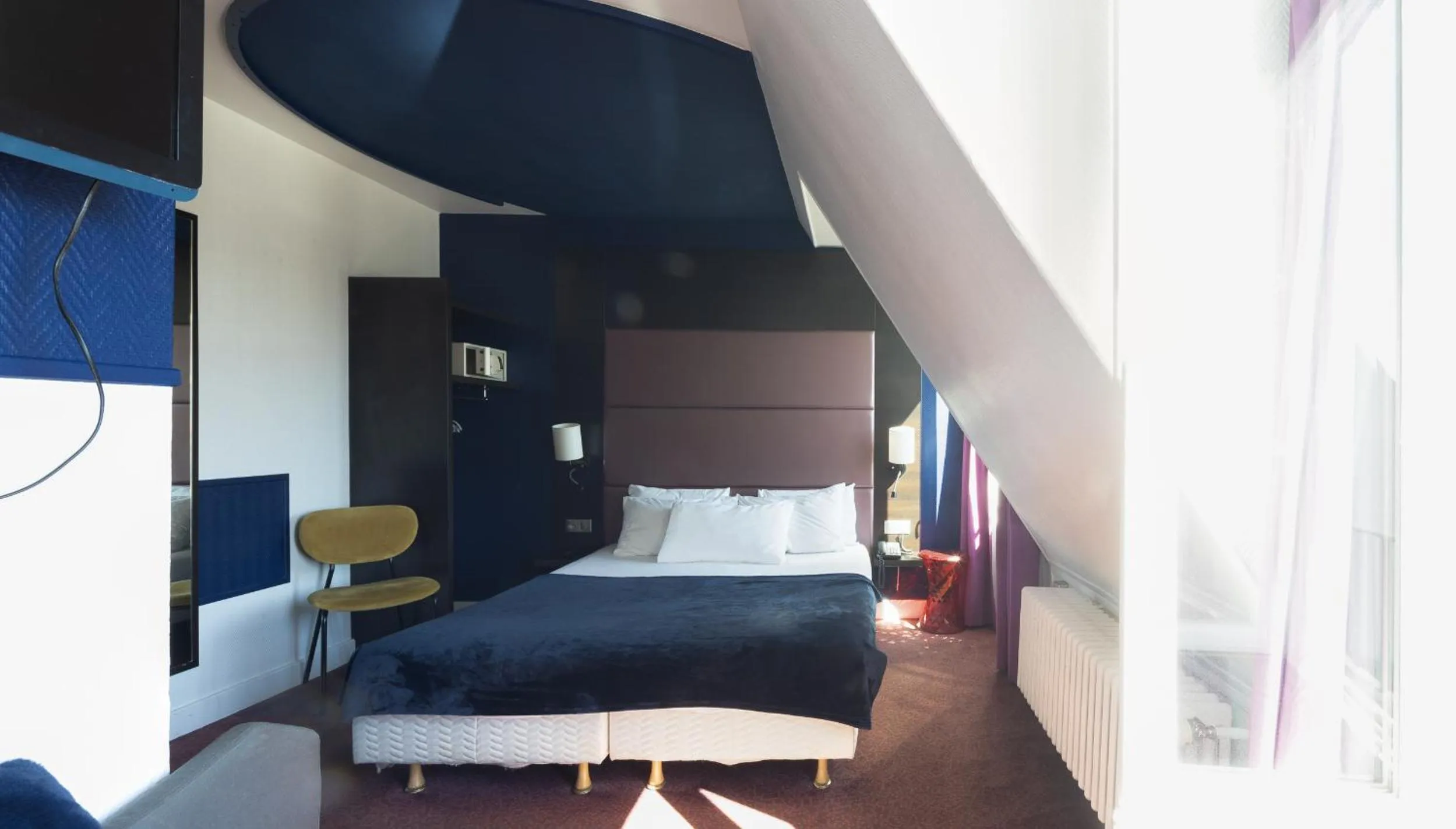 Photo of the whole room, Bed in Accueil Hôtel Paris Pigalle Montmartre