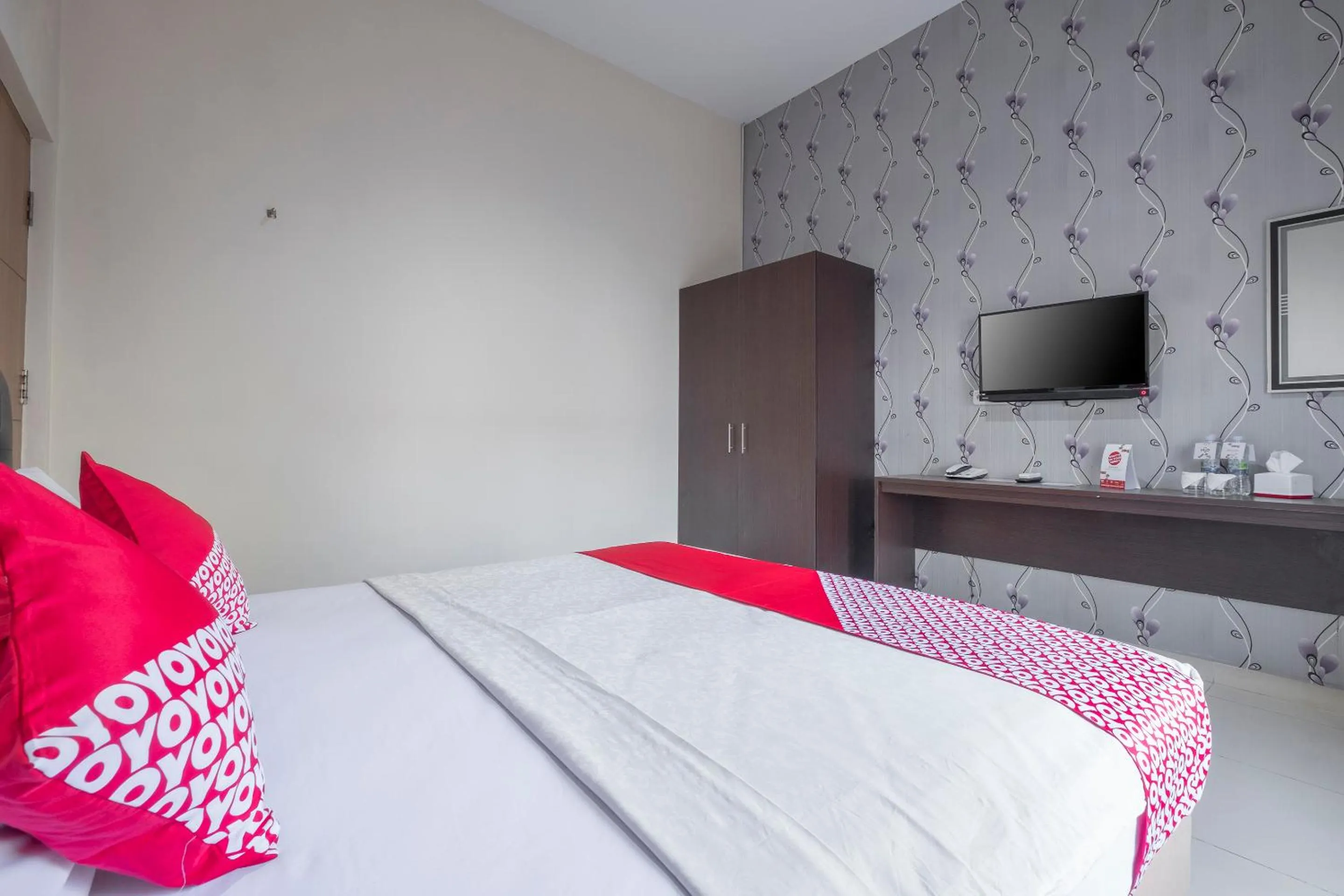 Bedroom, Bed in Hotel O Makassar near Pantai Losari formerly Hotel Astra Novilia