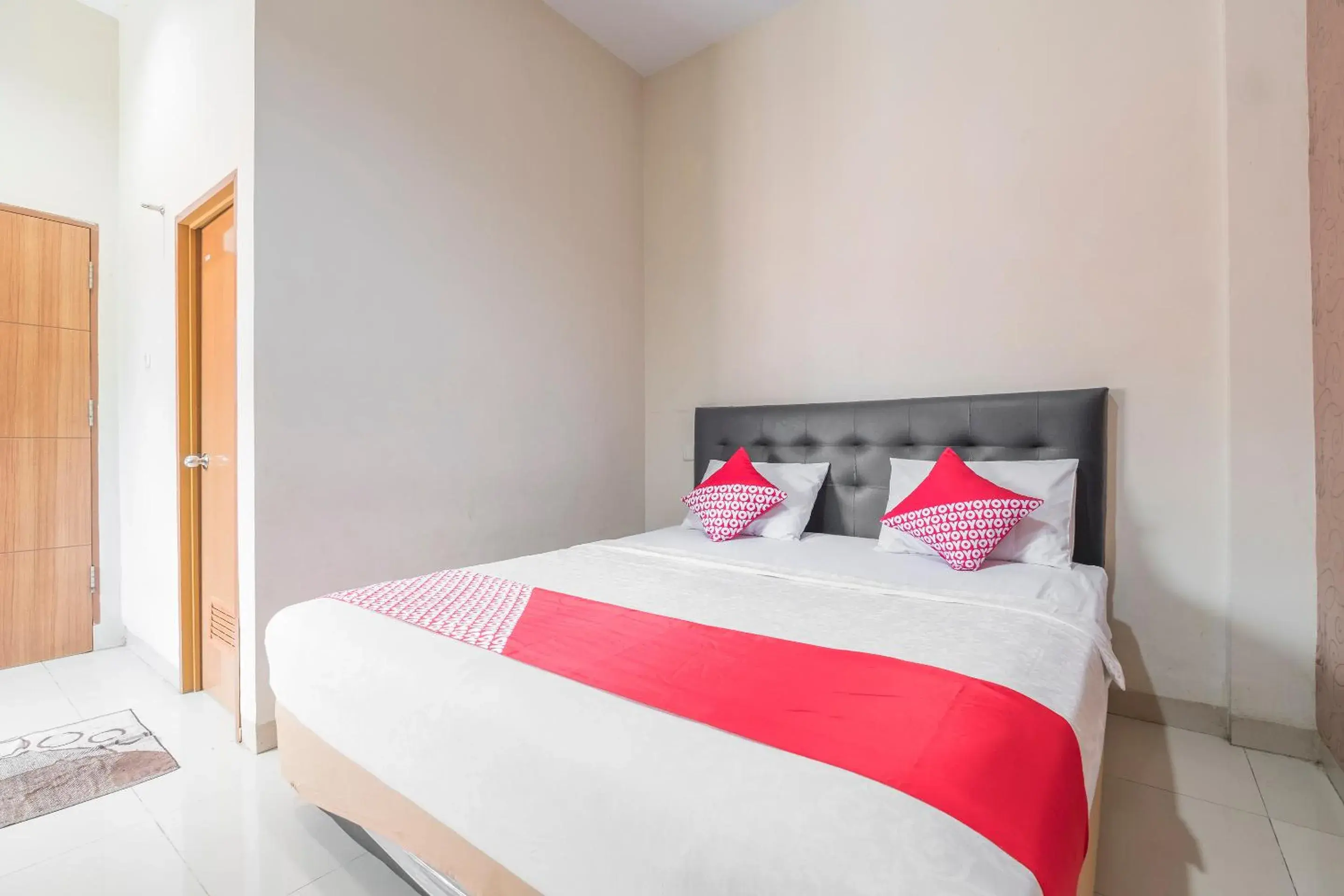 Deluxe Suite in Hotel O Makassar near Pantai Losari formerly Hotel Astra Novilia Deluxe Suite in Hotel O Makassar near Pantai Losari formerly Hotel Astra Novilia