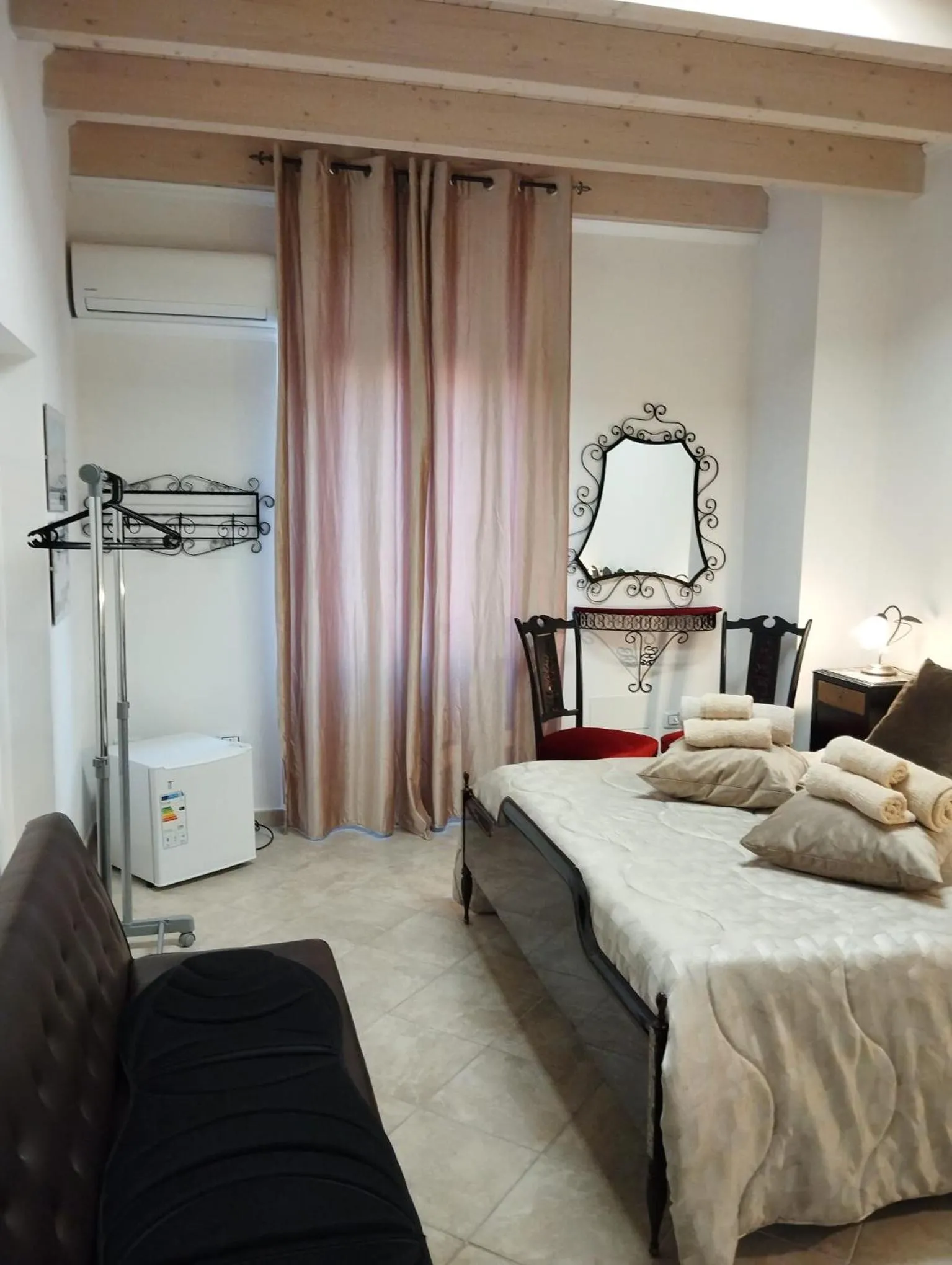 Bedroom, Bed in Affittacamere Vicino al Porto