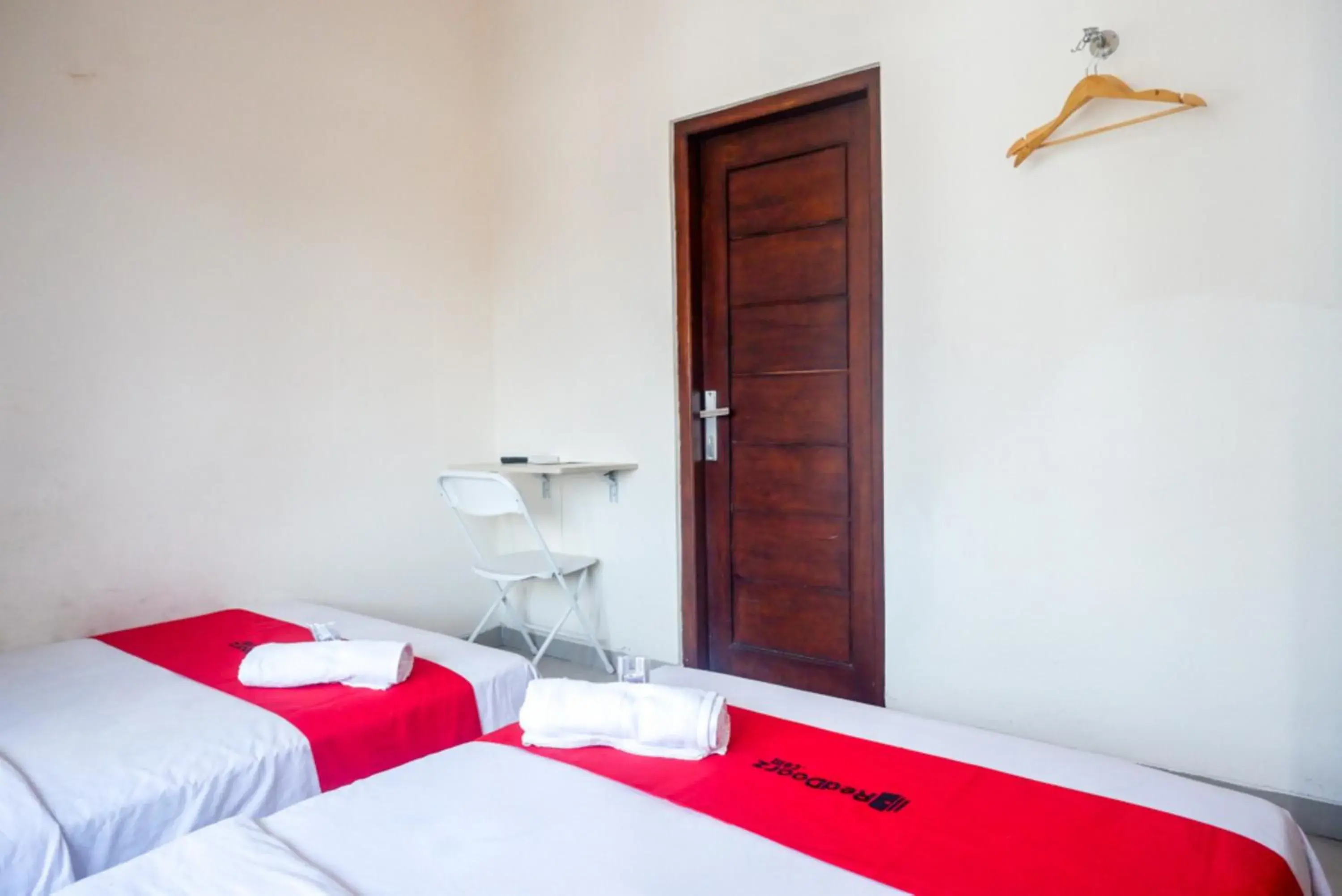 Bed in ReDdoorz At Mahameru Residence Yogyakarta Bed in ReDdoorz At Mahameru Residence Yogyakarta