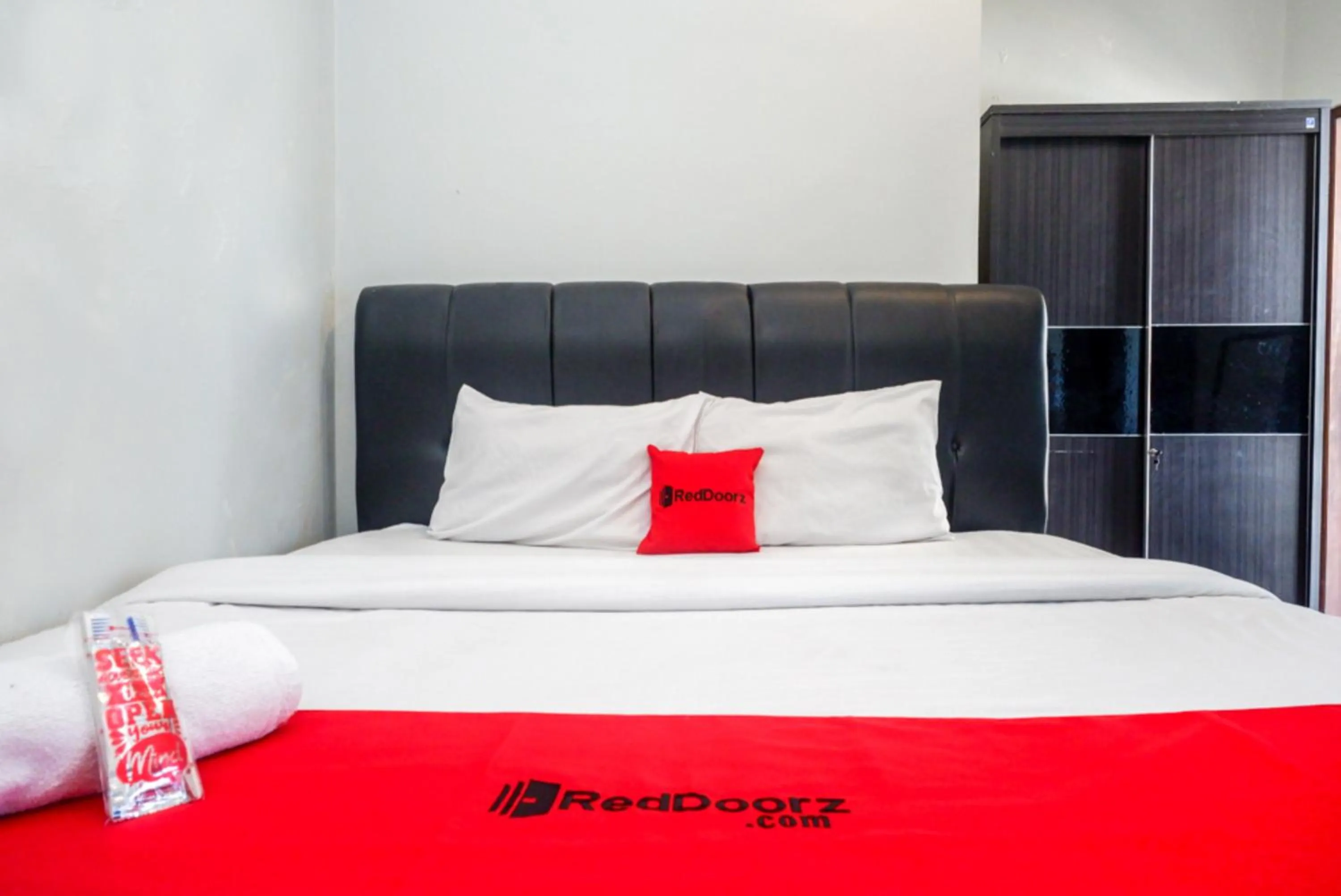 Bed in ReDdoorz At Mahameru Residence Yogyakarta