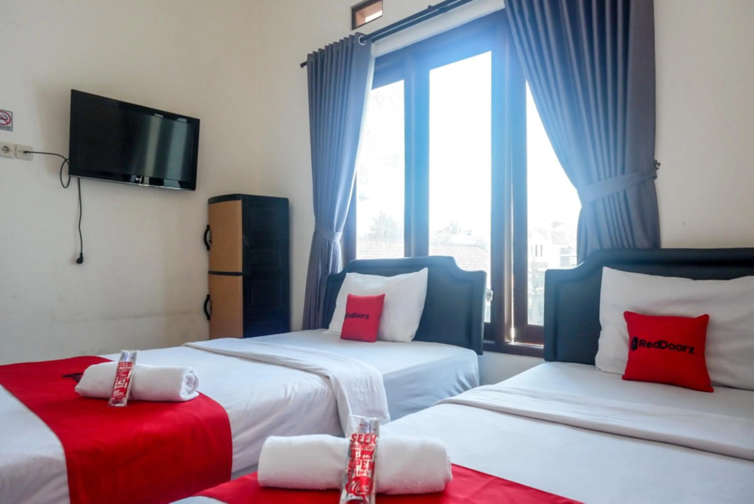 Bed in ReDdoorz At Mahameru Residence Yogyakarta