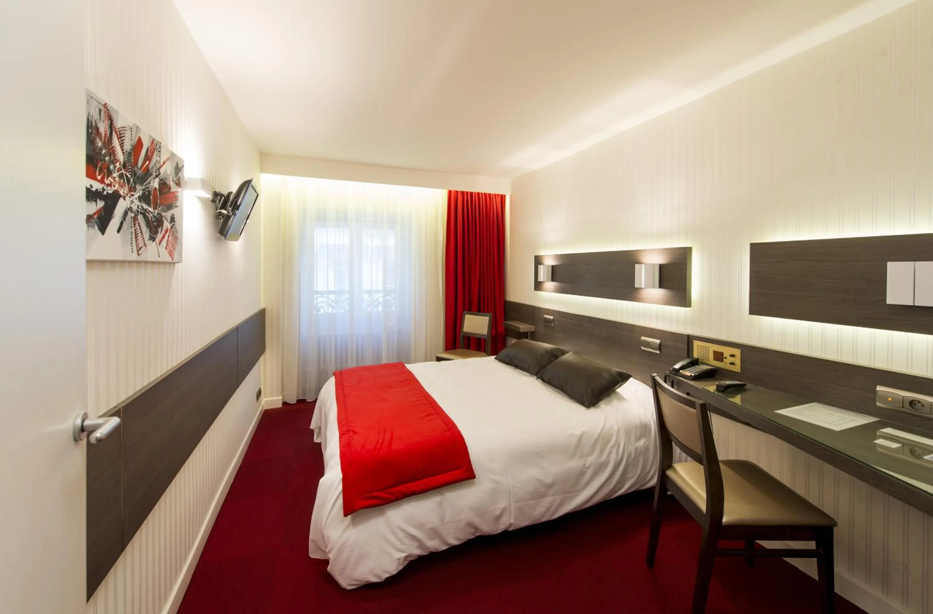 Spring, Bed in La Résidence