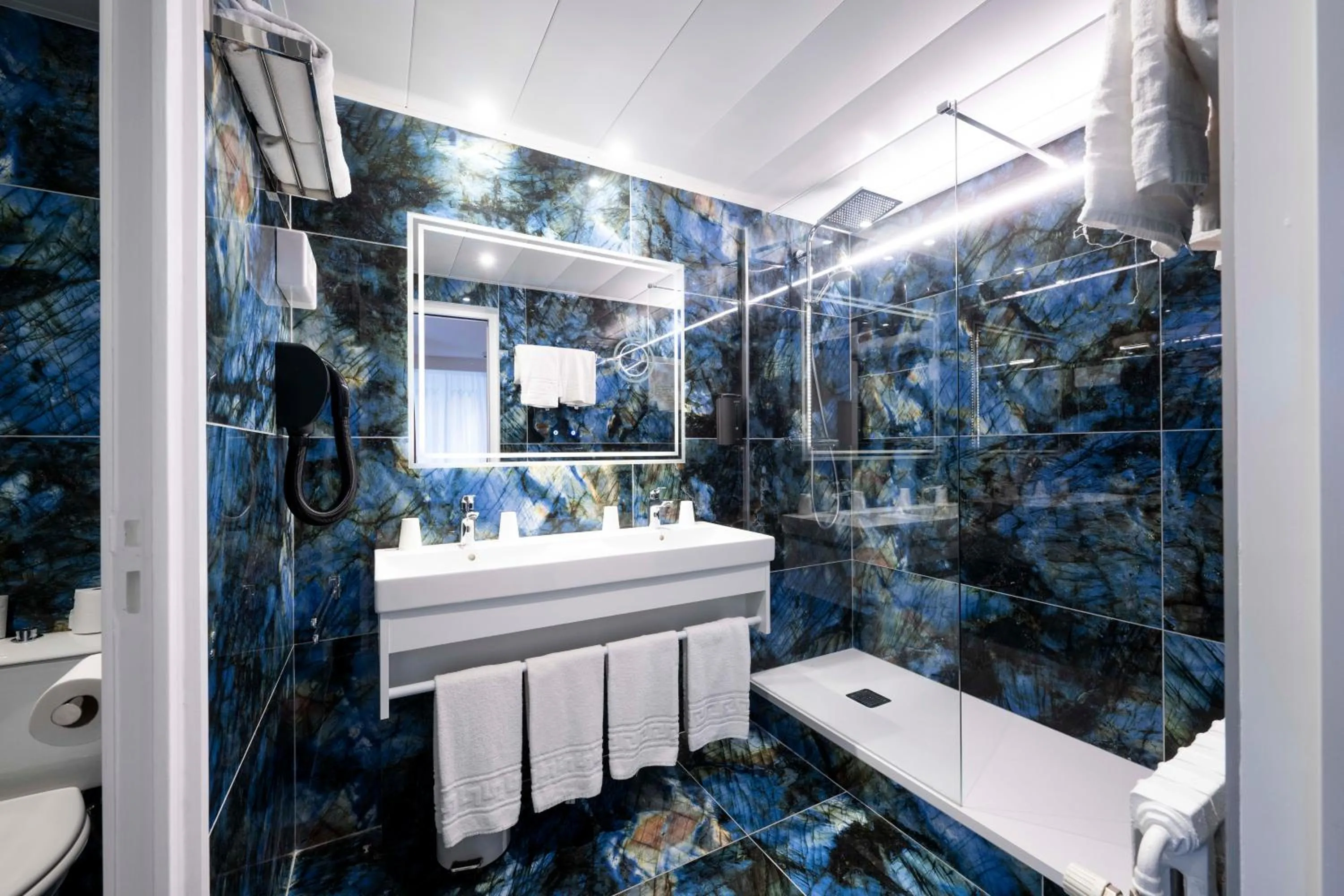 Bathroom in La Résidence