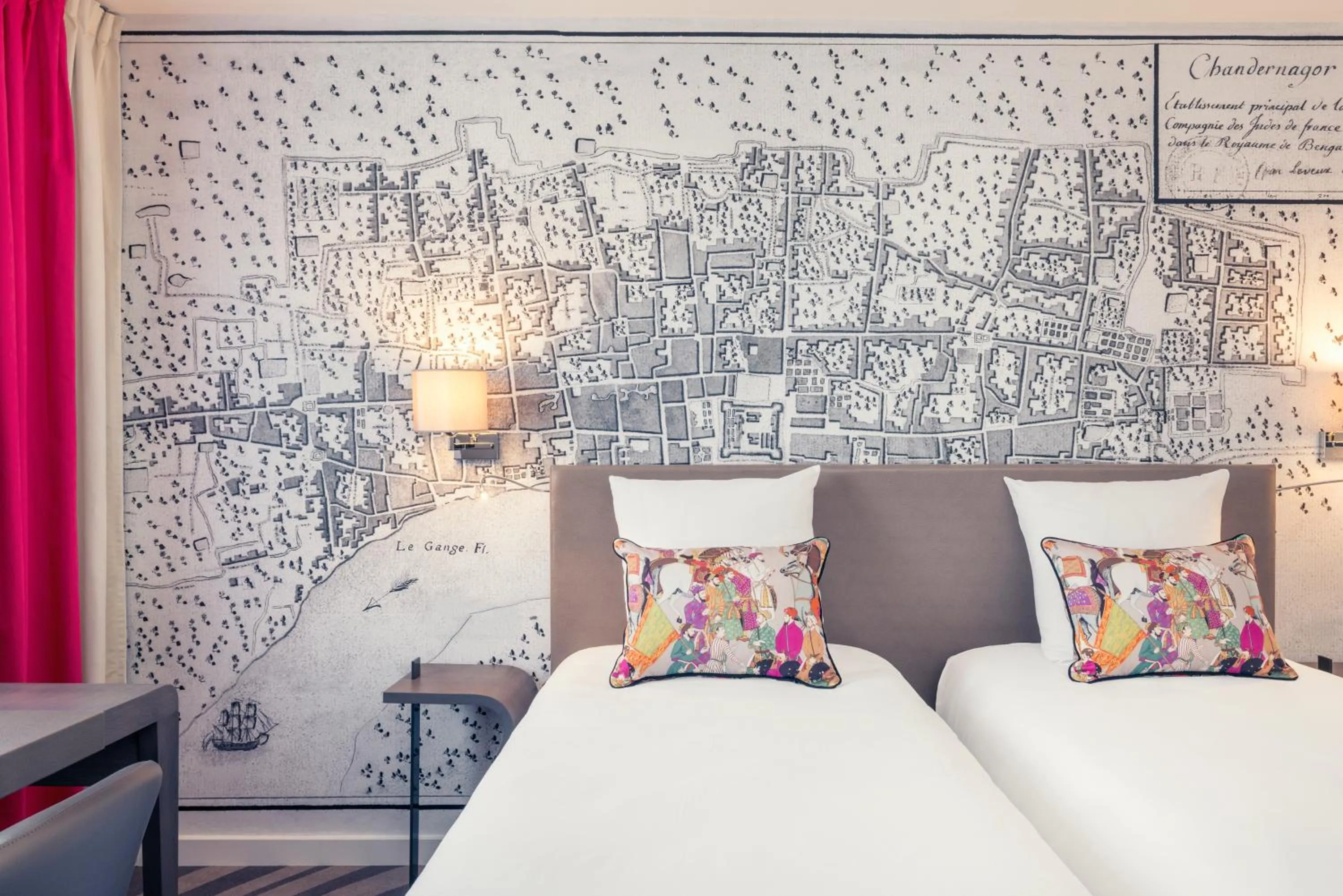 Bedroom, Bed in Mercure Tour Eiffel Grenelle